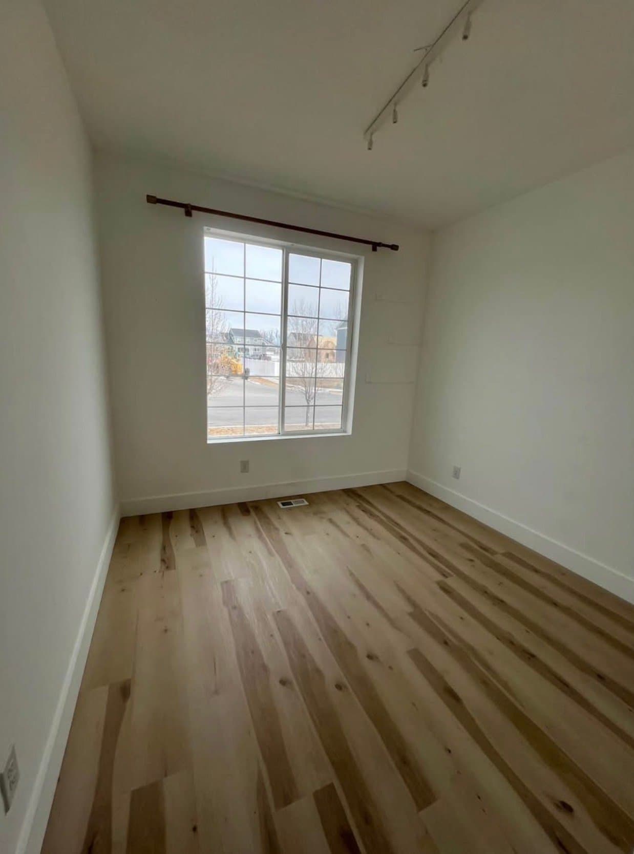 Lehi House: 83 N 2500 W