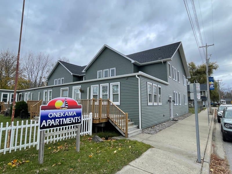 Onekema Apartment: 5098 Main Street