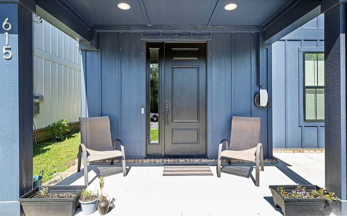Pensacola House: 615 N B St