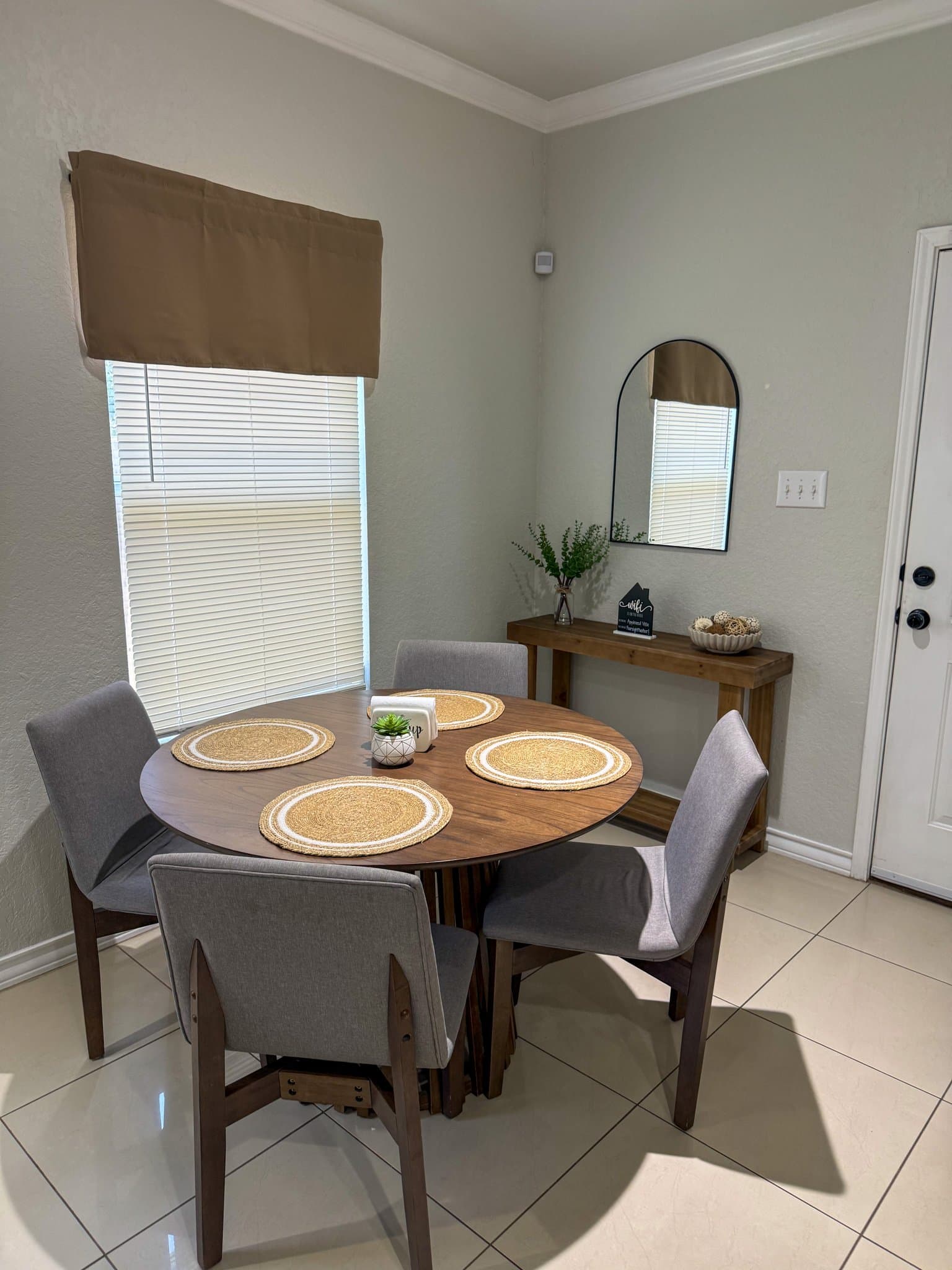 San Antonio Single Room: 4824 Appleseed Ct