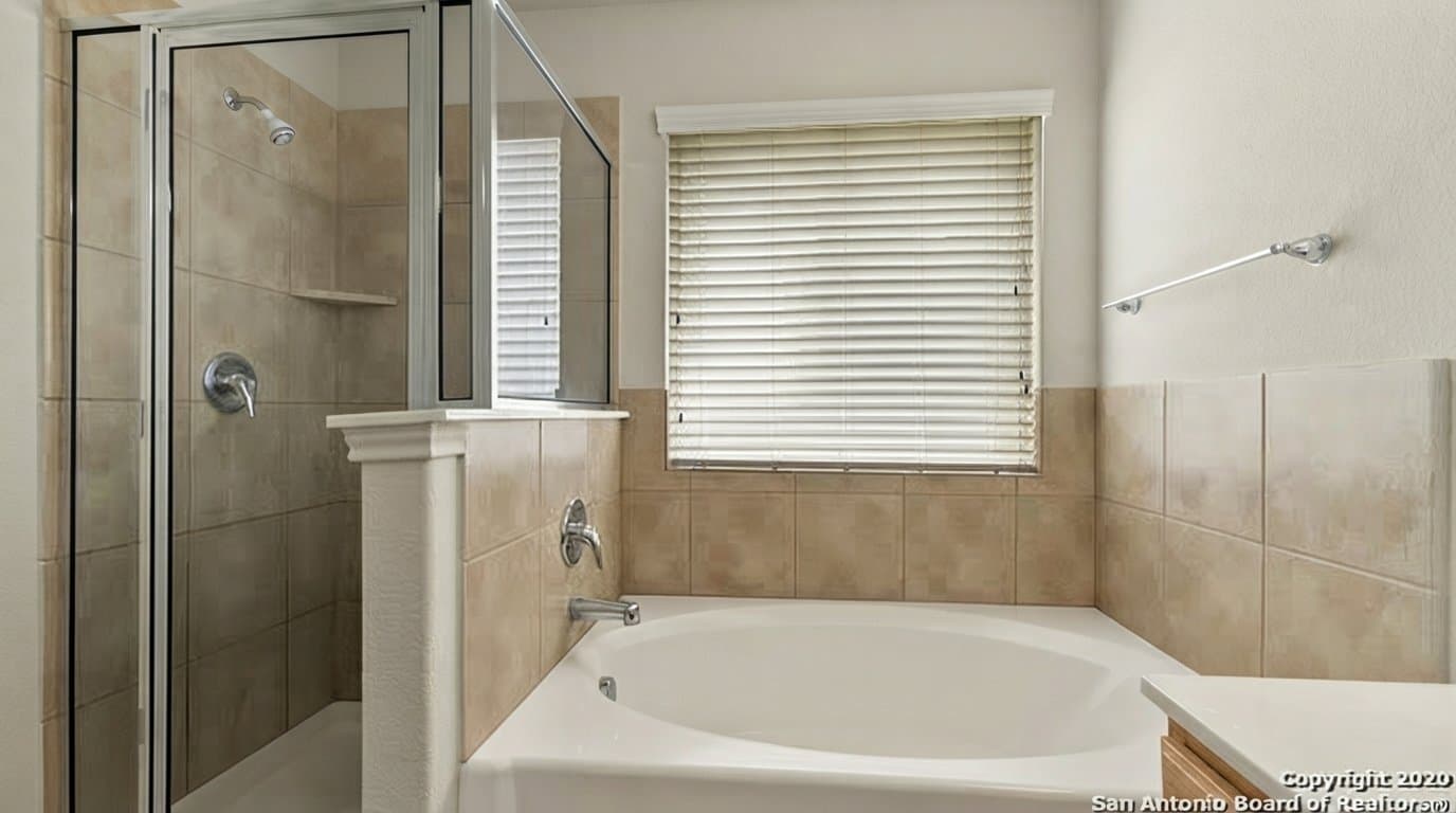 San Antonio House: 10306 Pinehurst Run