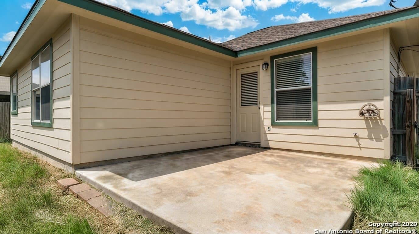 San Antonio House: 10306 Pinehurst Run