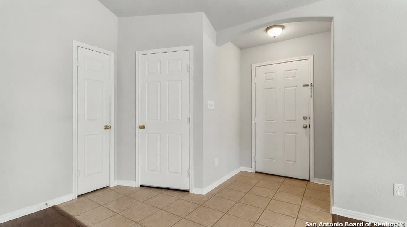 San Antonio House: 10306 Pinehurst Run