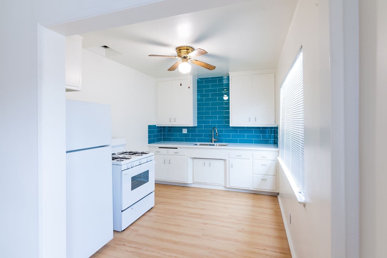 Los Angeles Apartment: 1243 Federal Ave