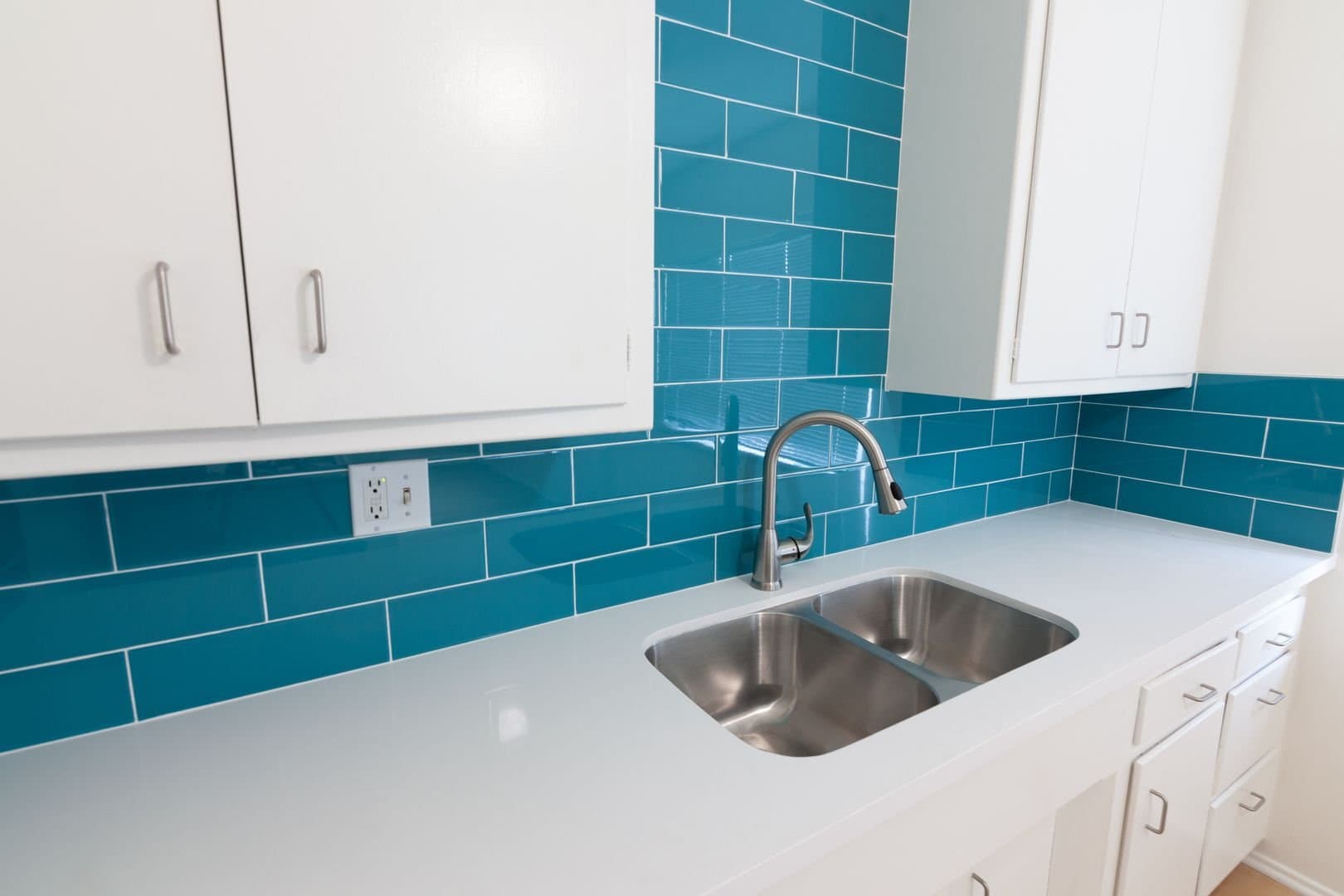 Los Angeles Apartment: 1243 Federal Ave