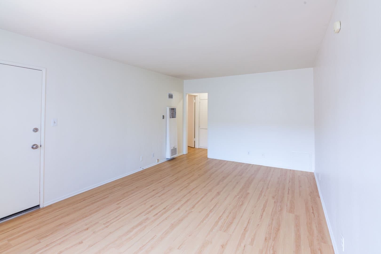 Los Angeles Apartment: 1243 Federal Ave