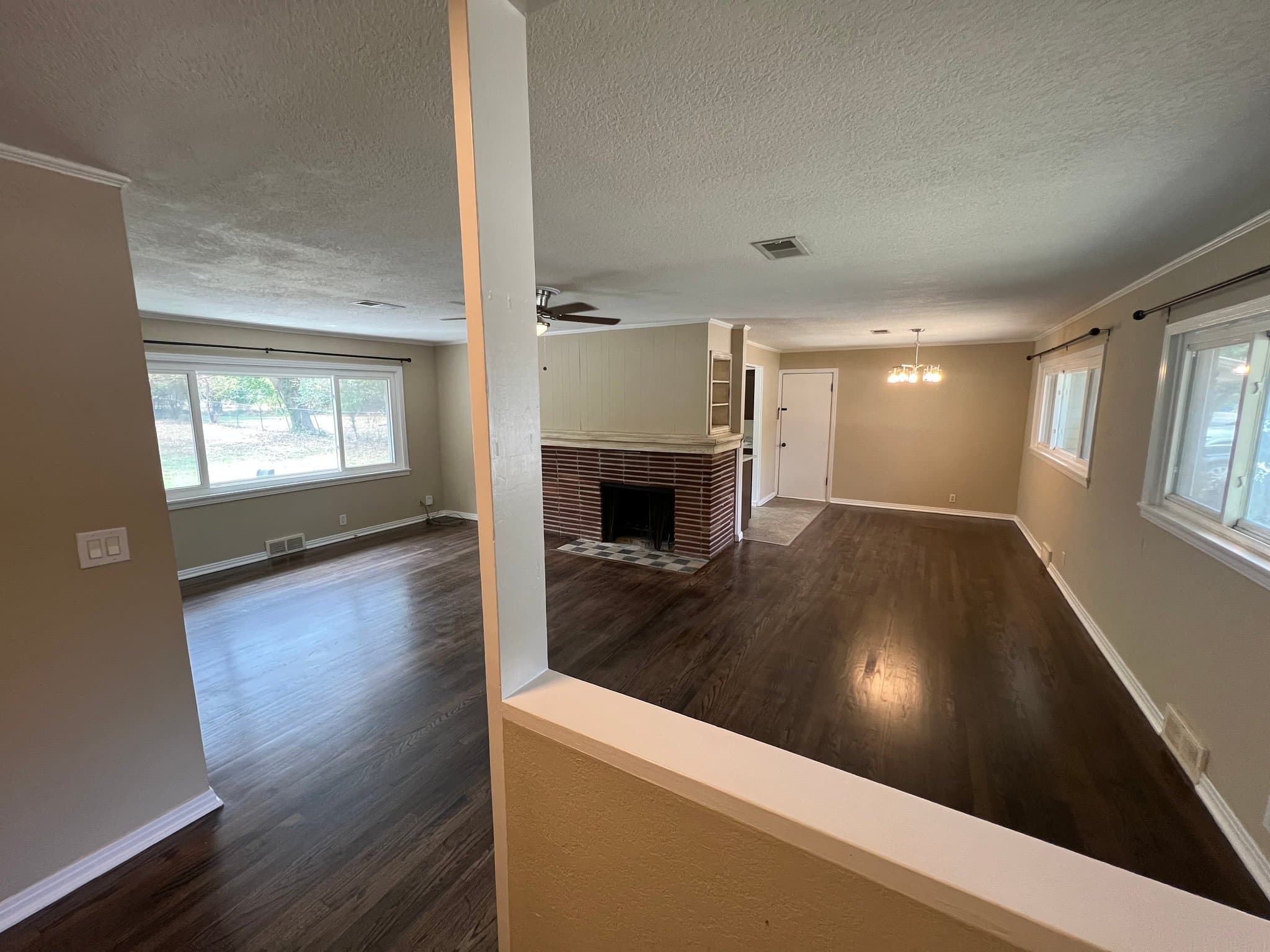 Fayetteville House: 2121 W Wedington Dr