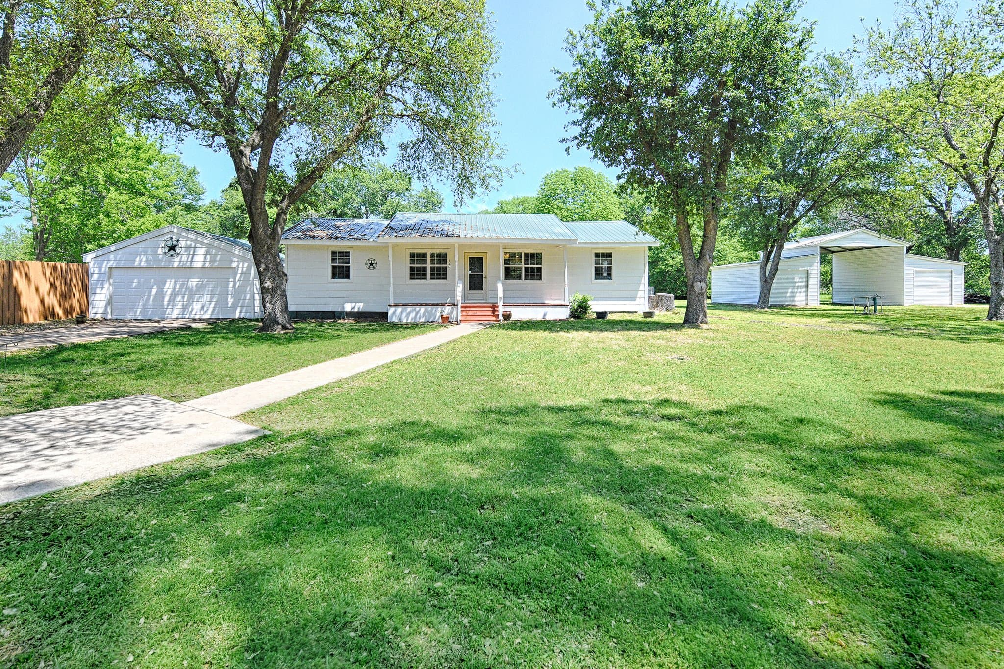 MABANK House: 120 Janice Ln.