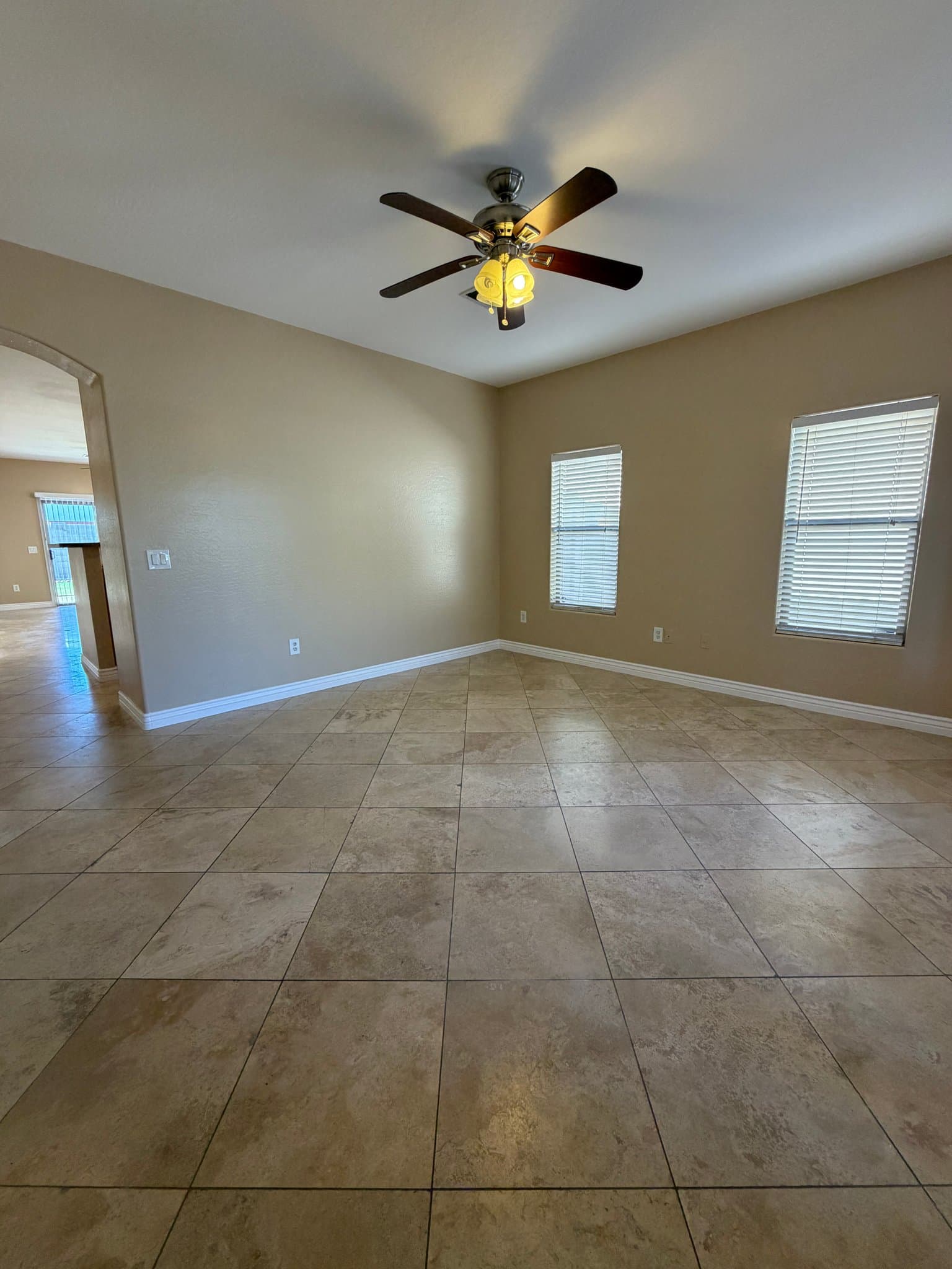 PHOENIX House: 3039 E KINGS AVE
