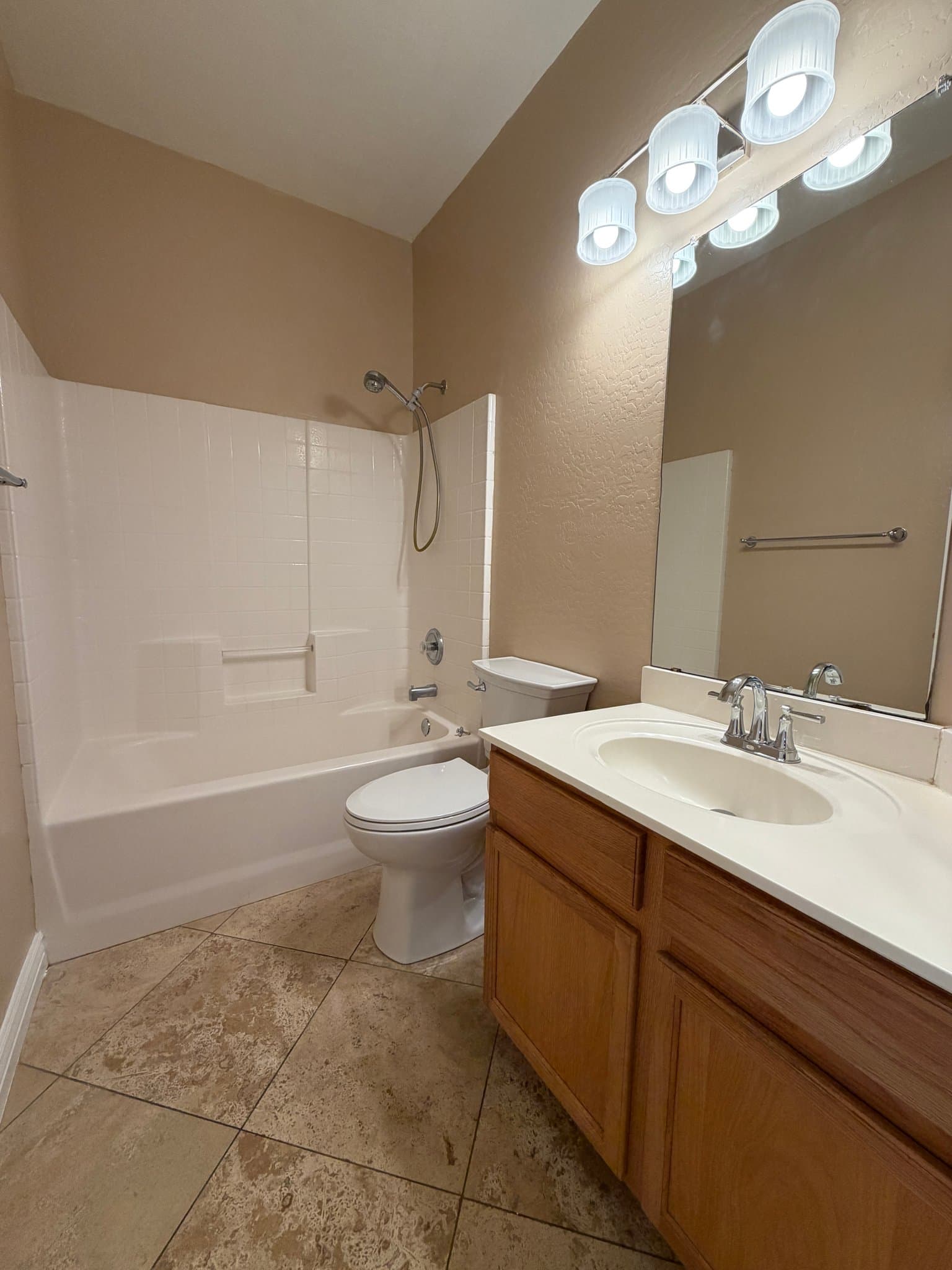 PHOENIX House: 3039 E KINGS AVE