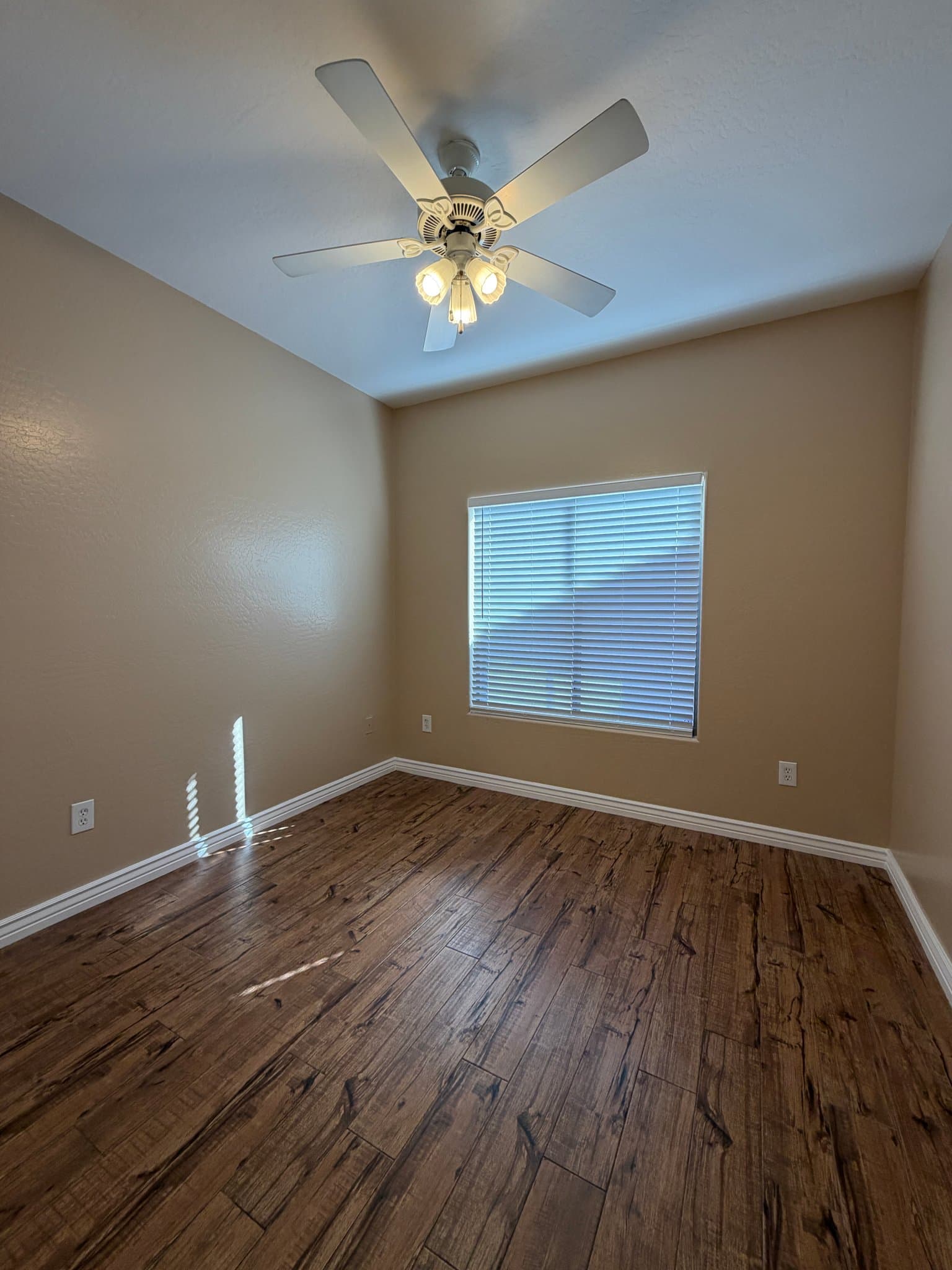 PHOENIX House: 3039 E KINGS AVE