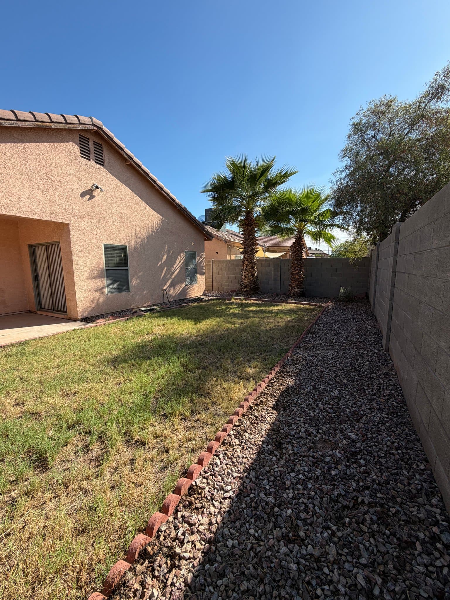 PHOENIX House: 3039 E KINGS AVE