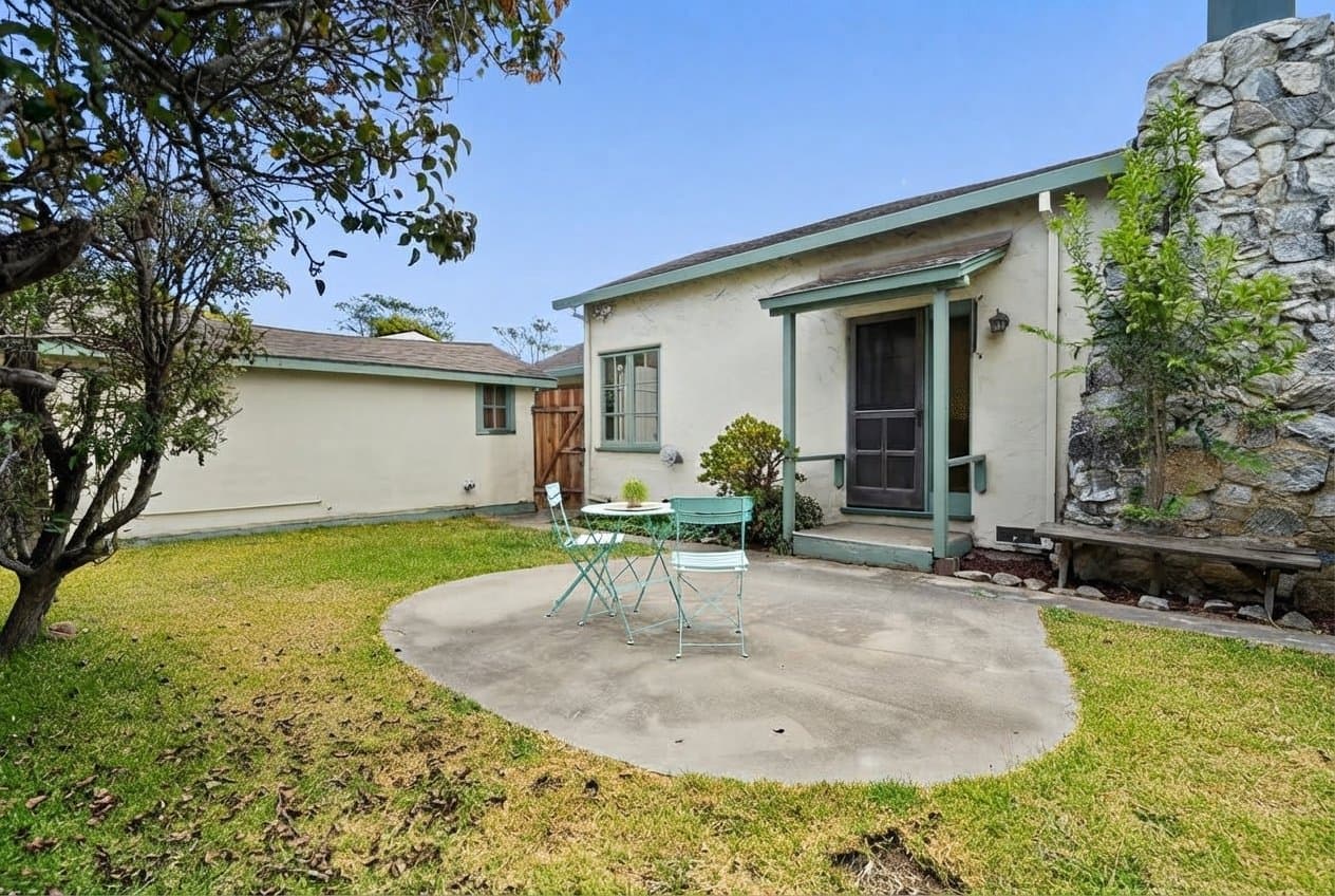 Capitola House: 4855 Crystal St.
