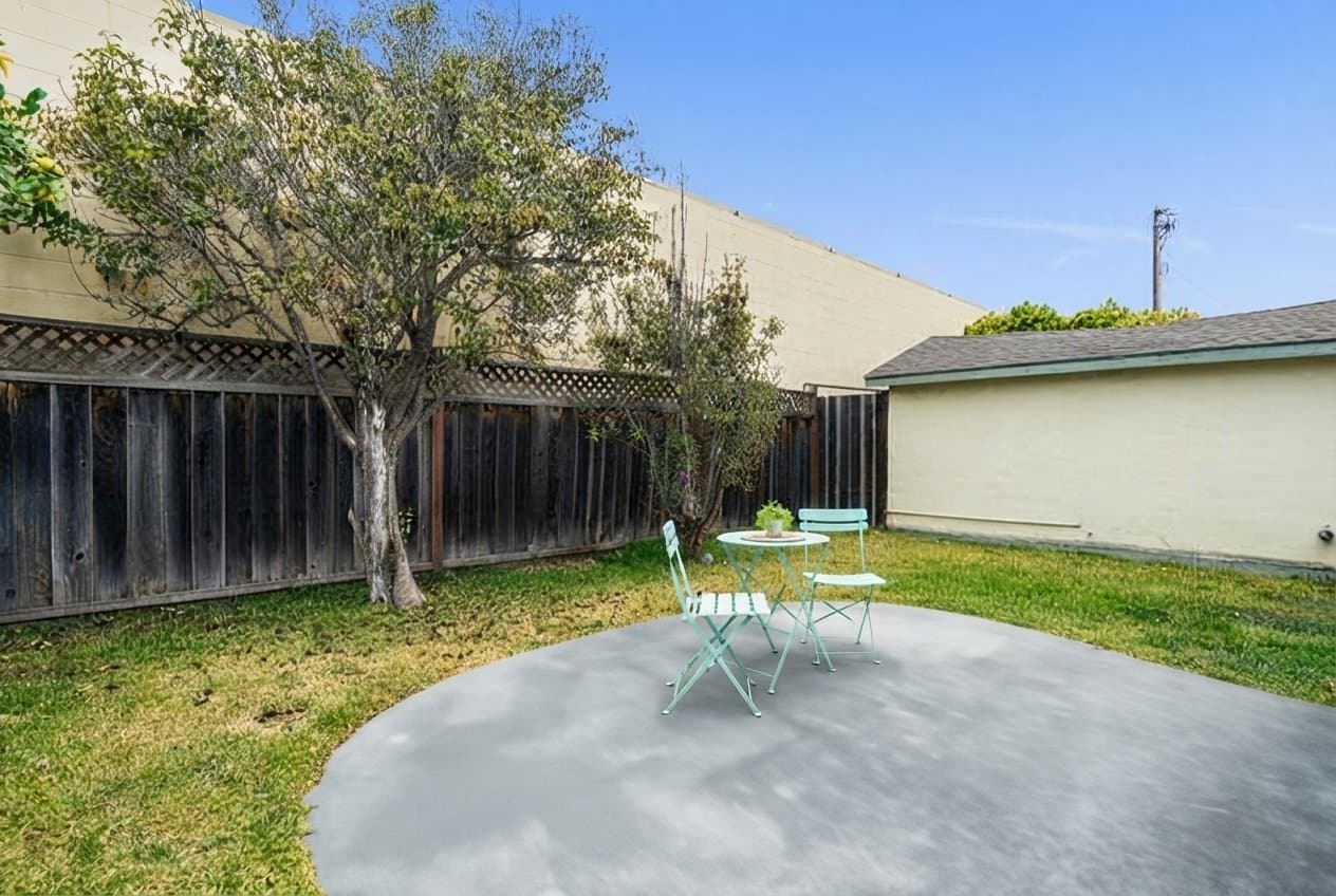 Capitola House: 4855 Crystal St.