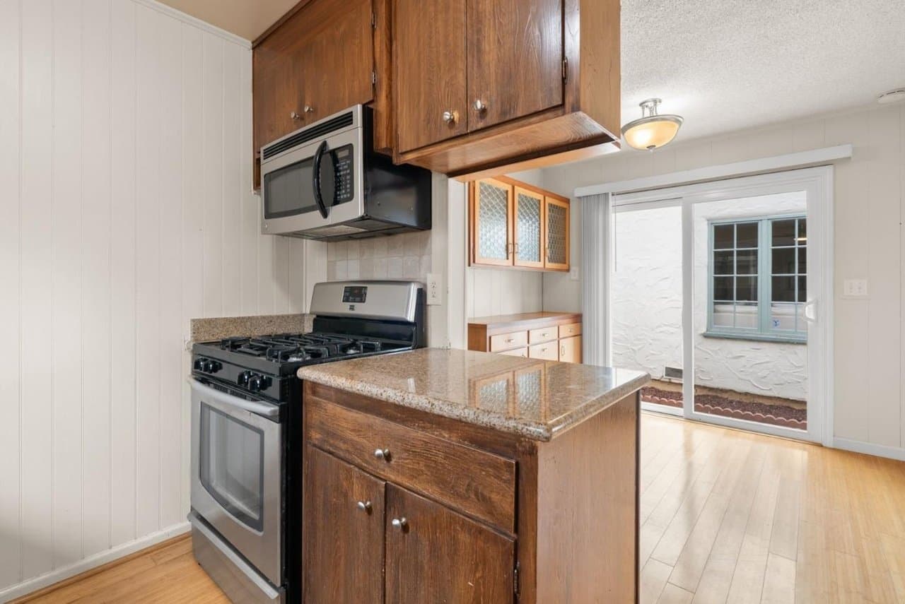 Capitola House: 4825 Crystal St.