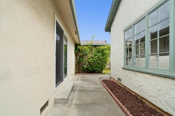 Capitola House: 4825 Crystal St.