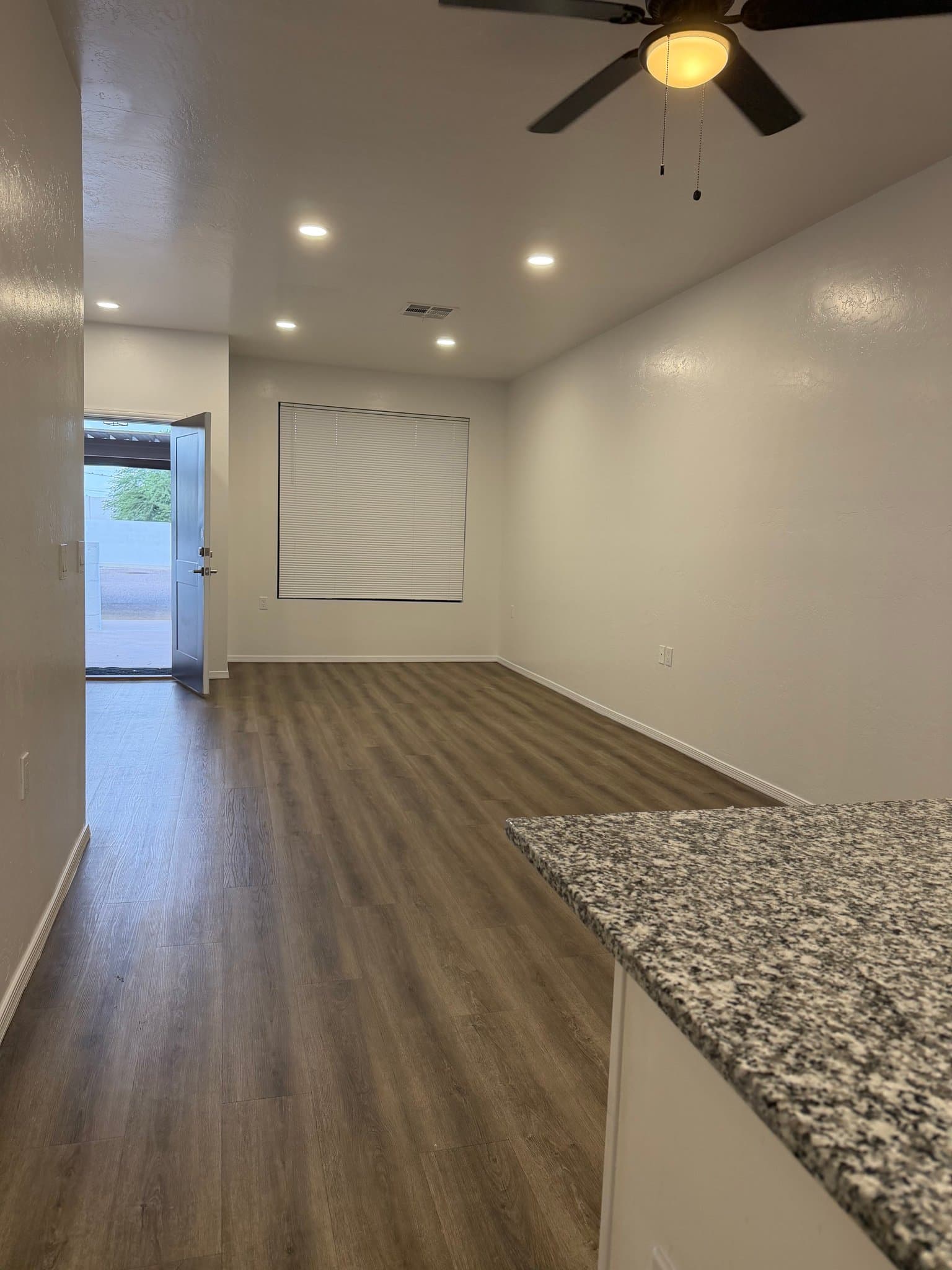Casa Grande Apartment: 515 E. 6th Street