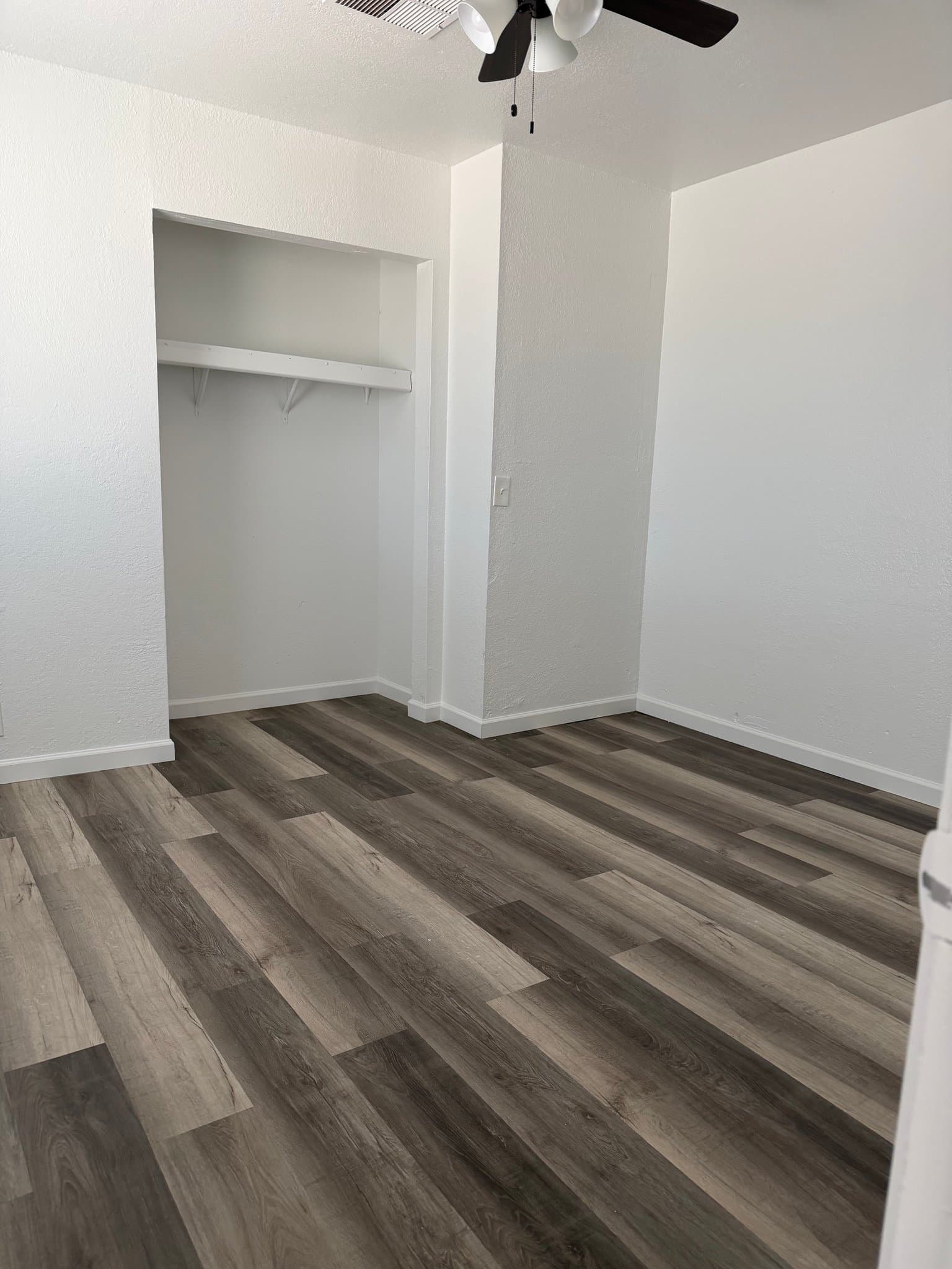 florence Apartment: 220 W. 9th St.
