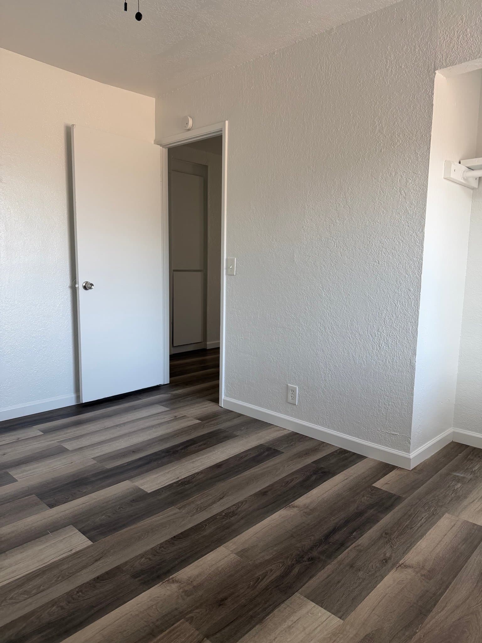 florence Apartment: 220 W. 9th St.