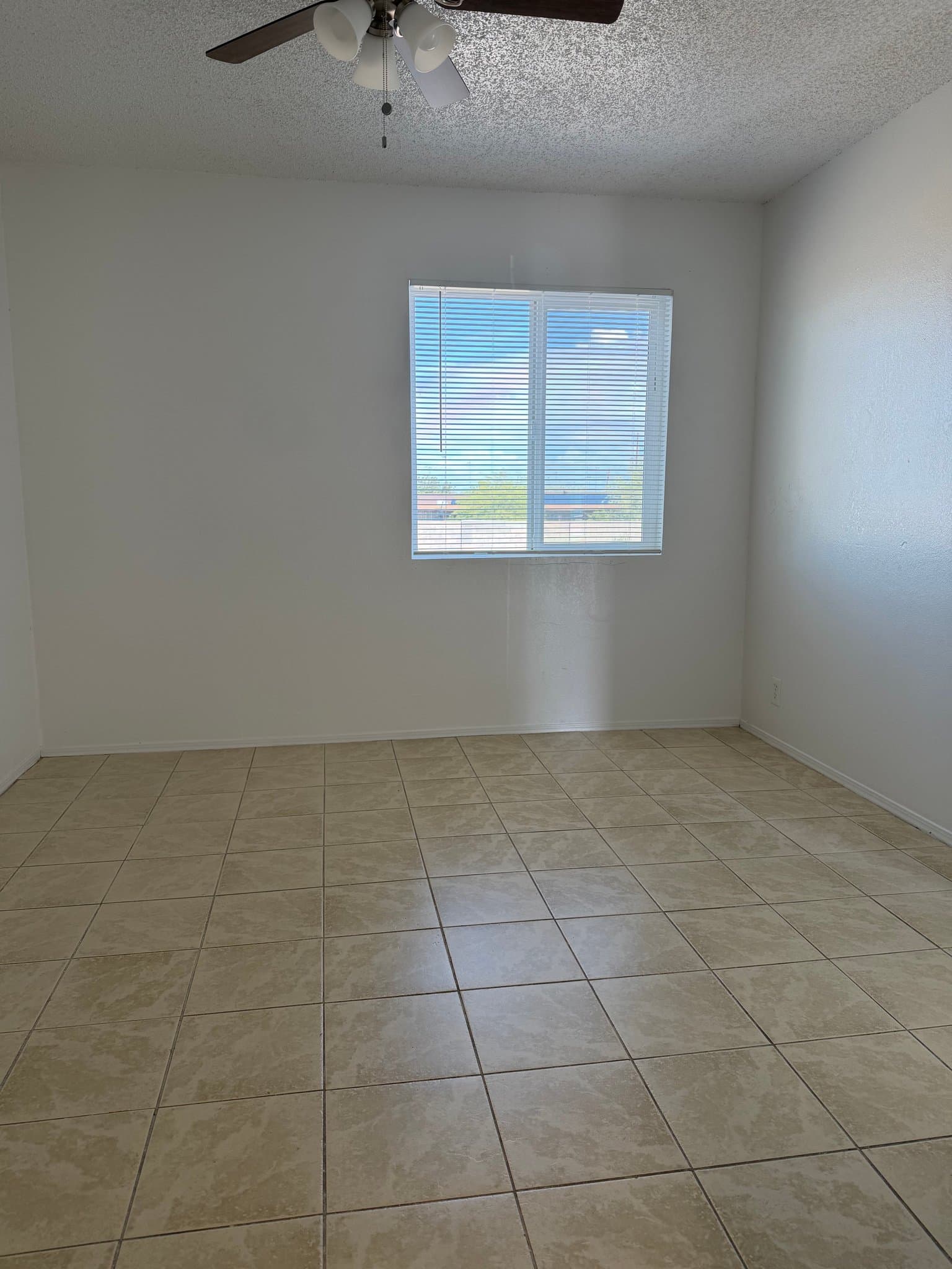florence Apartment: 220 W. 9th St.