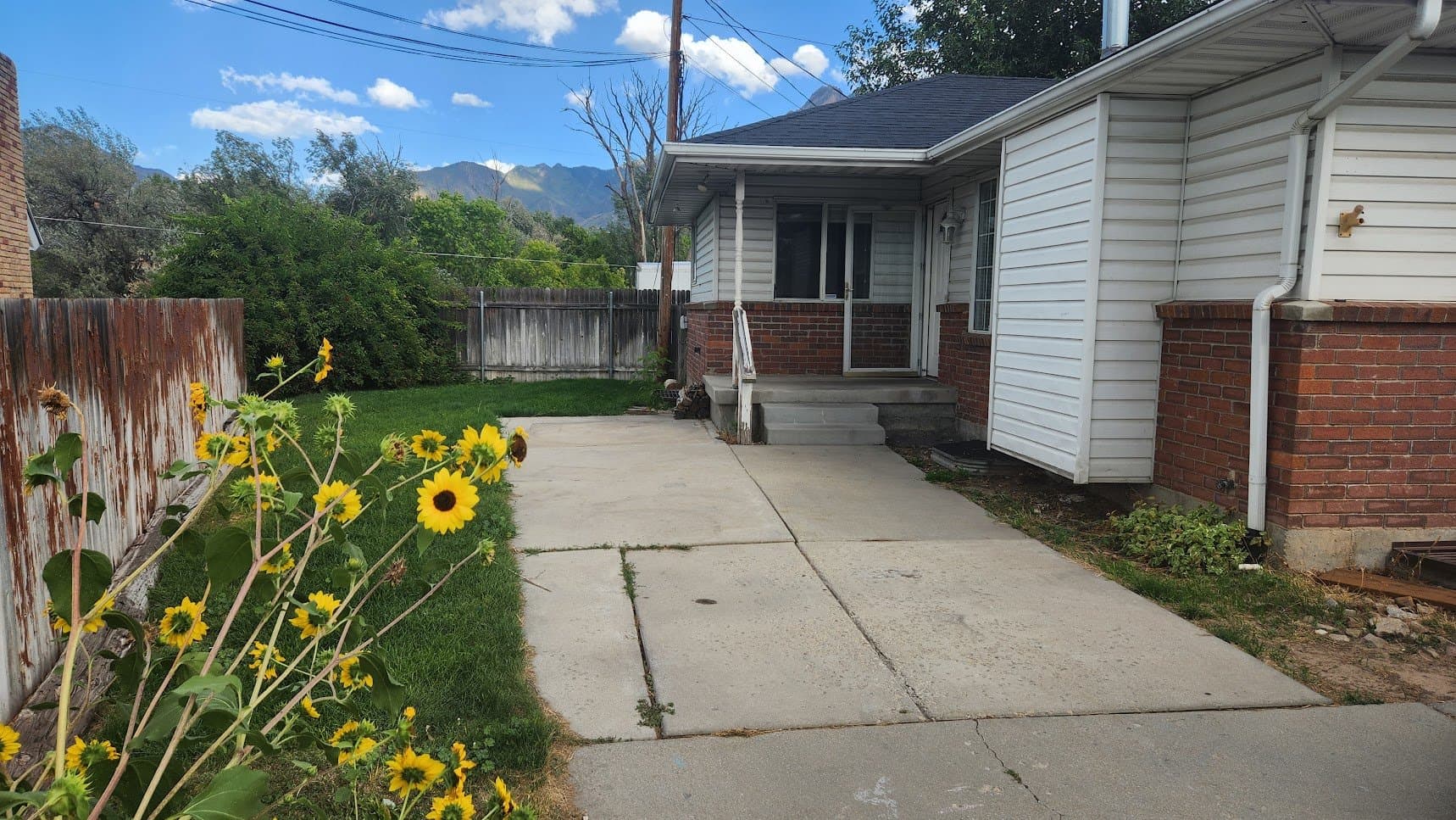 Salt Lake City House: 1527 E Murray Holladay Rd