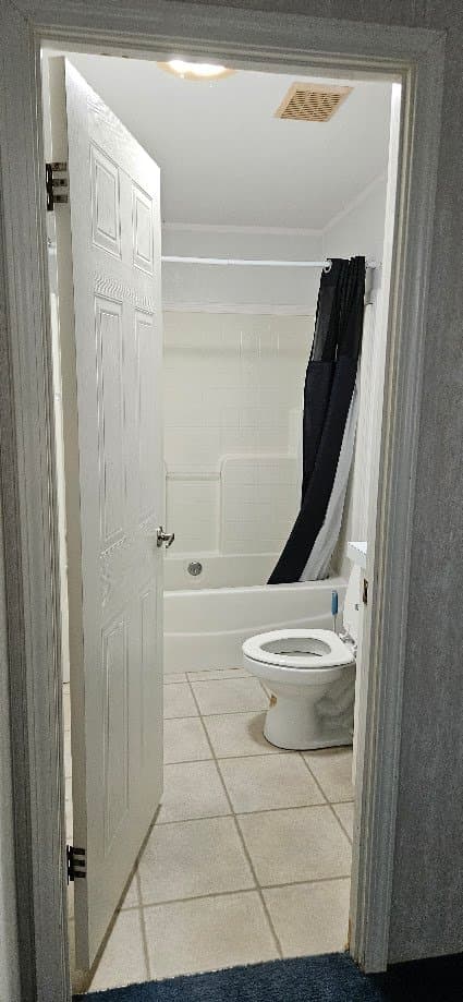 Largo Single Room: 12301 Land St