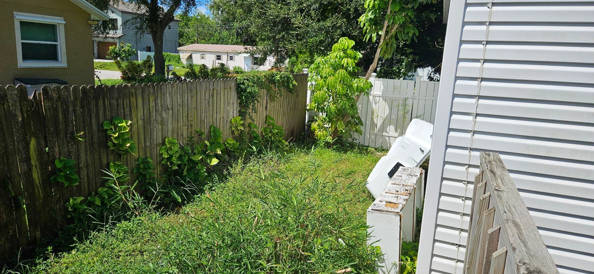 Largo Single Room: 12301 Land St