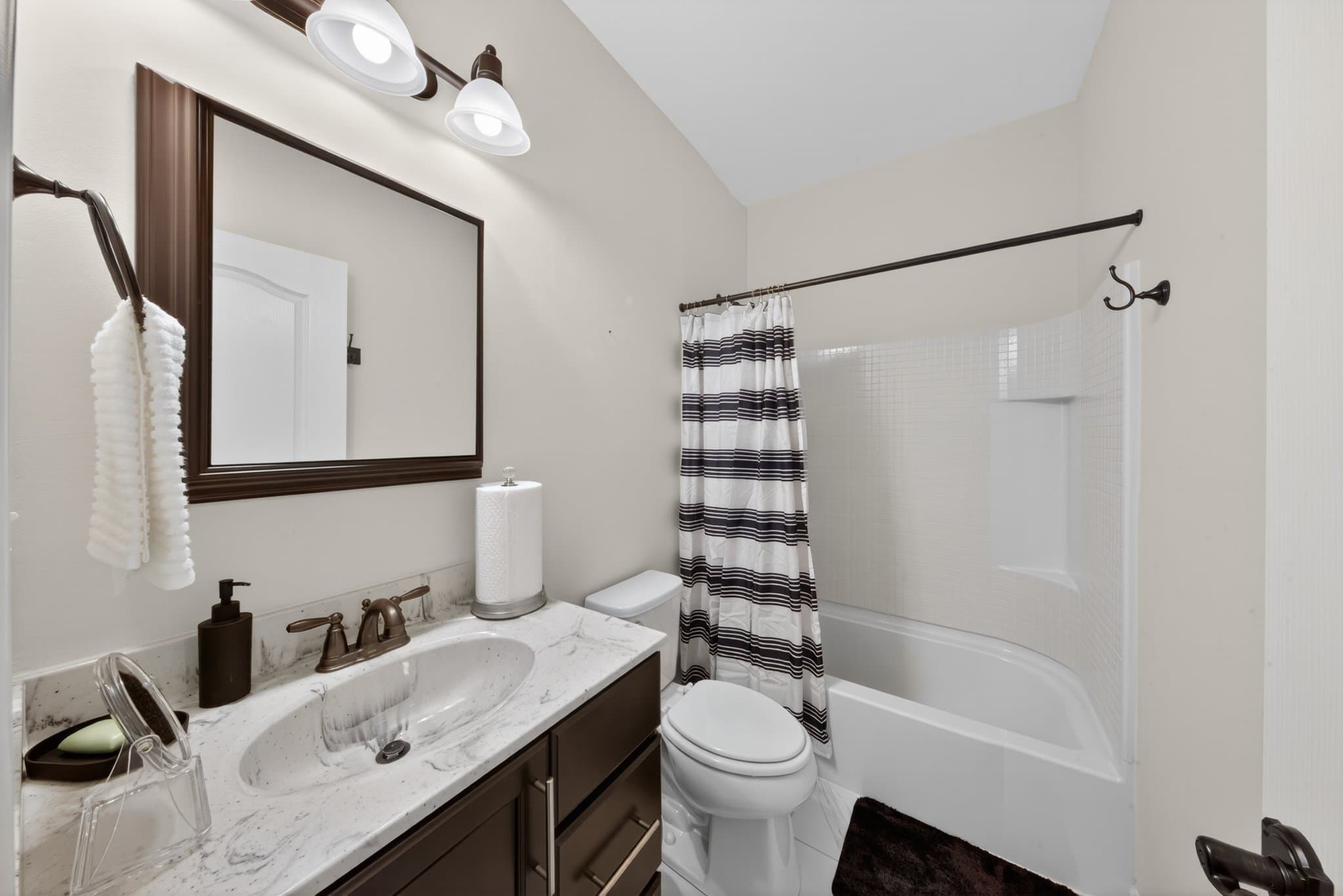 Middletown House: 2719 Van Cliburn Cir