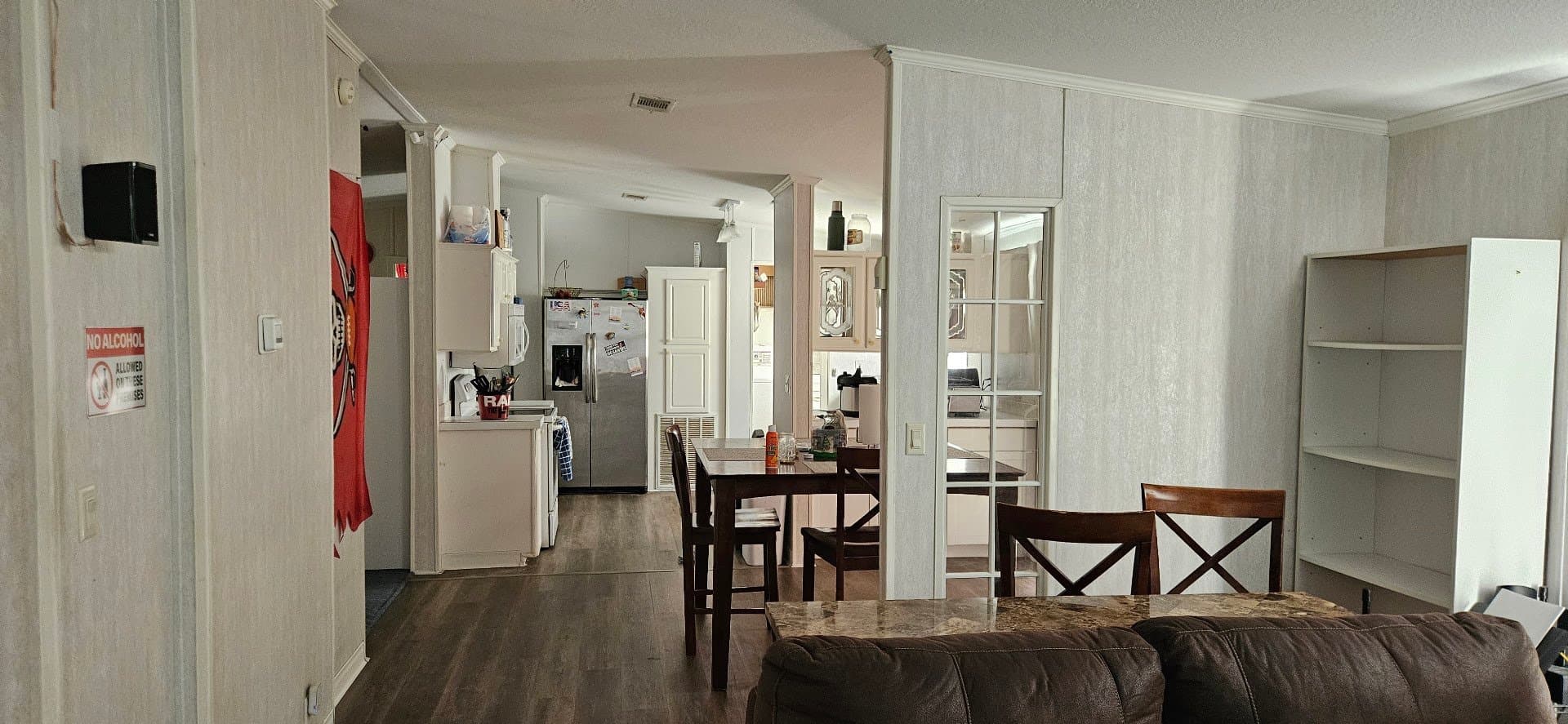 Largo Single Room: 12301 Land St
