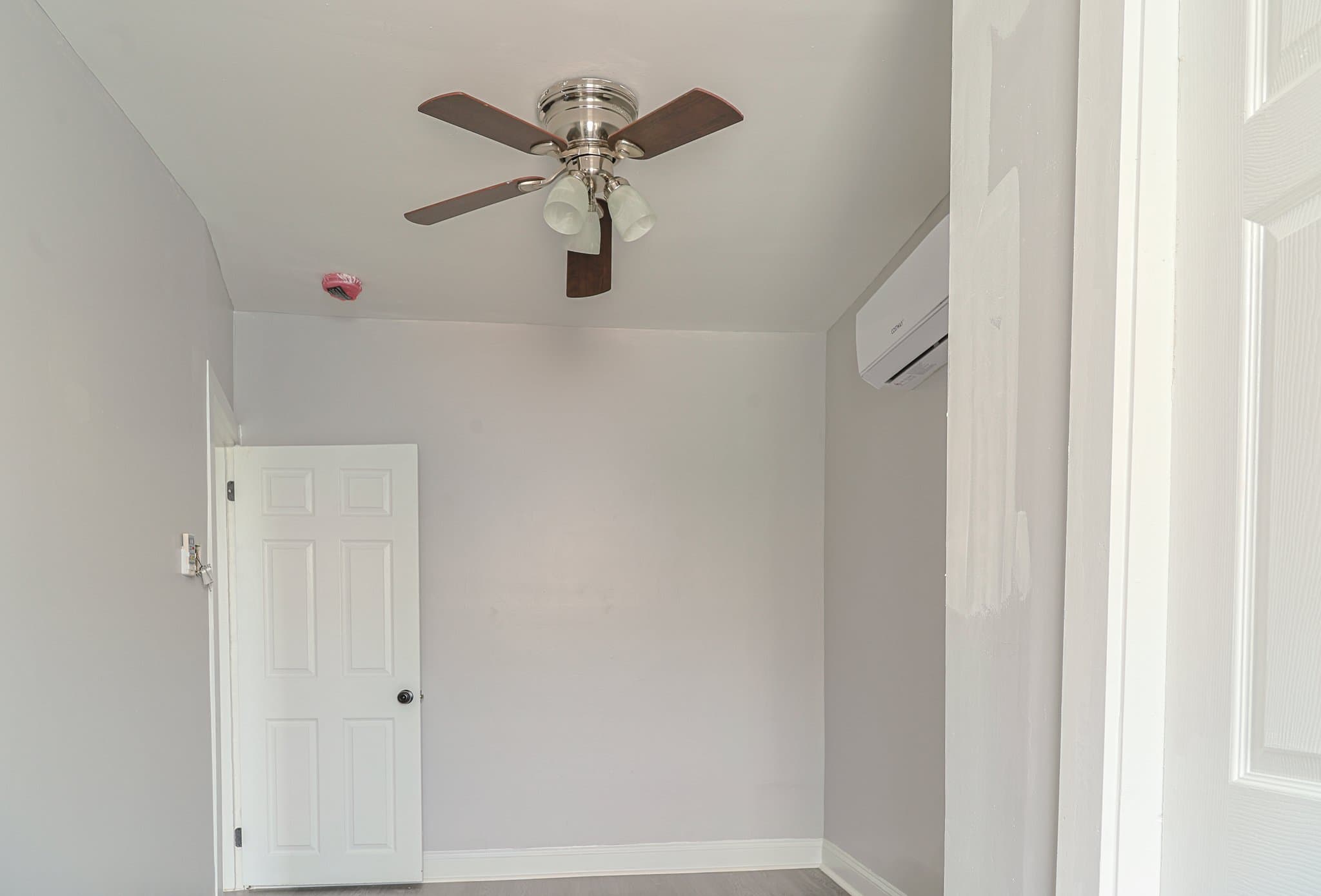 Philadelphia Townhome: 1542 S 57th St