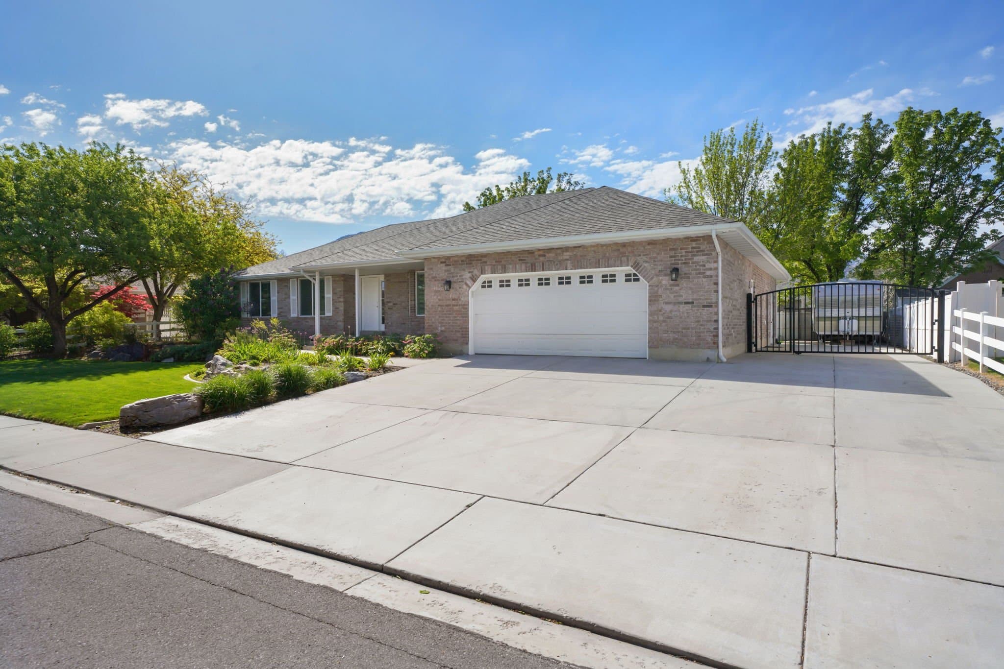 Spanish Fork House: 1000 E 1330 S