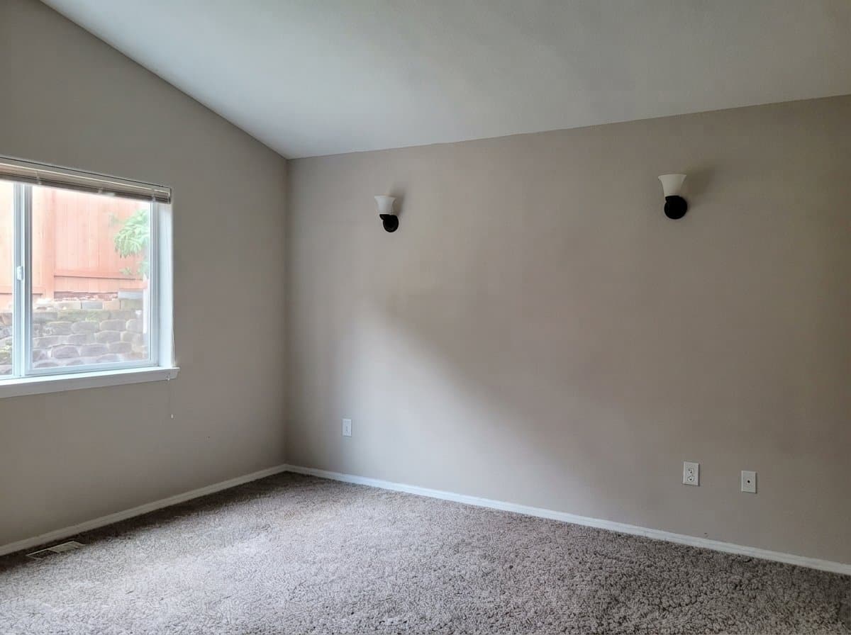 Sandy House: 38859 Jerger St,