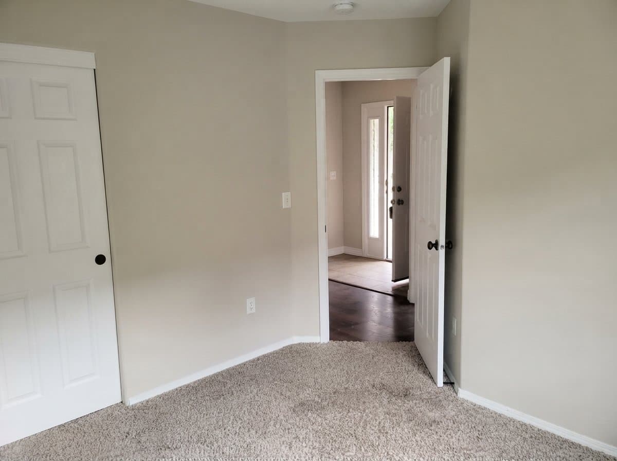 Sandy House: 38859 Jerger St,