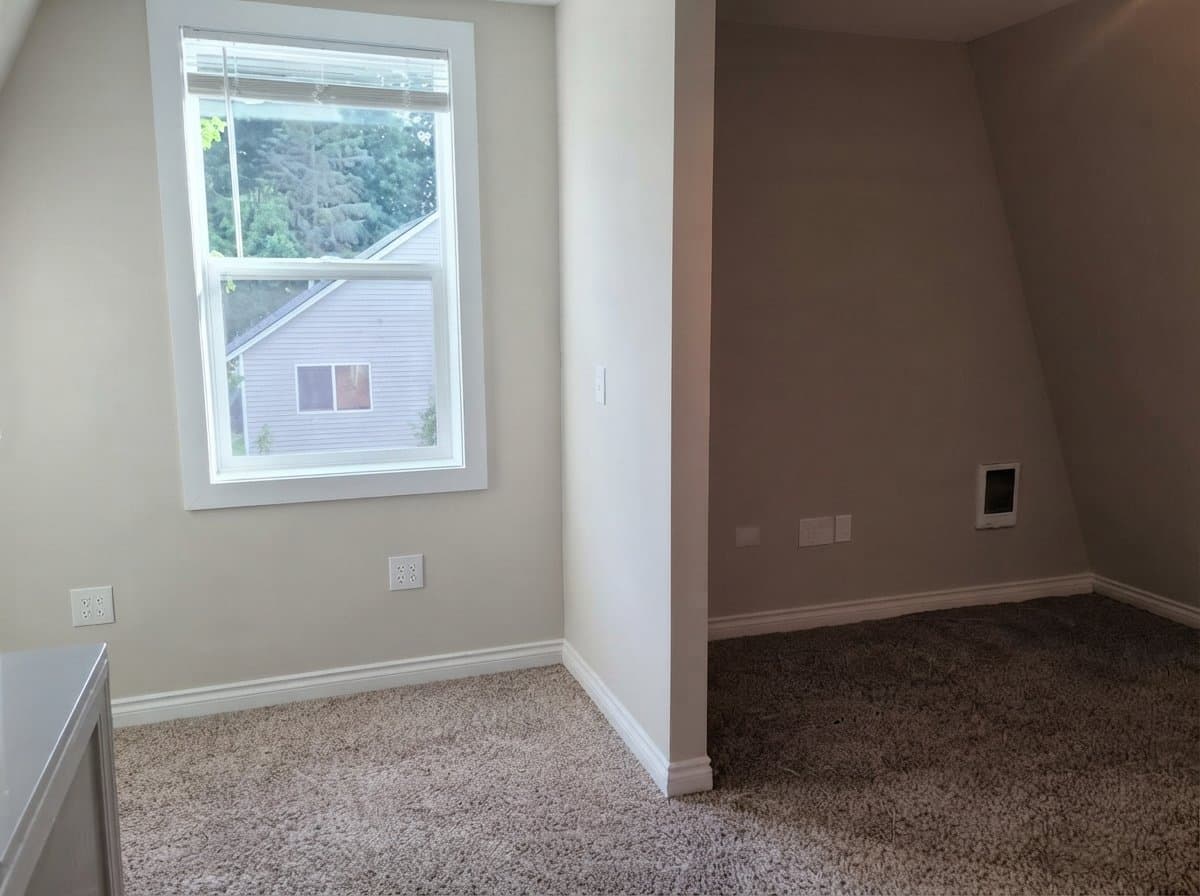 Sandy House: 38859 Jerger St,