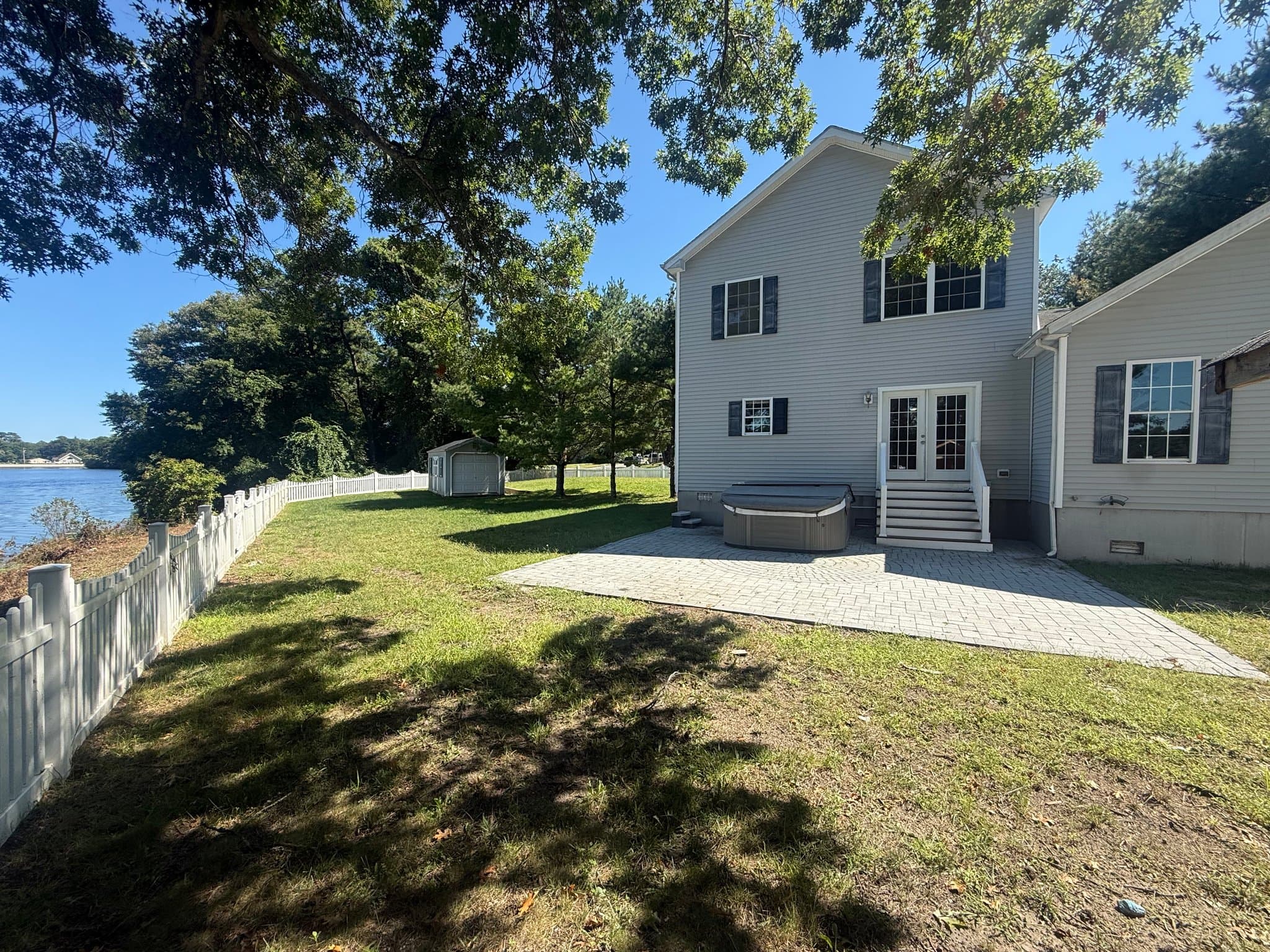 Toms River House: 1541 Monmouth Ave