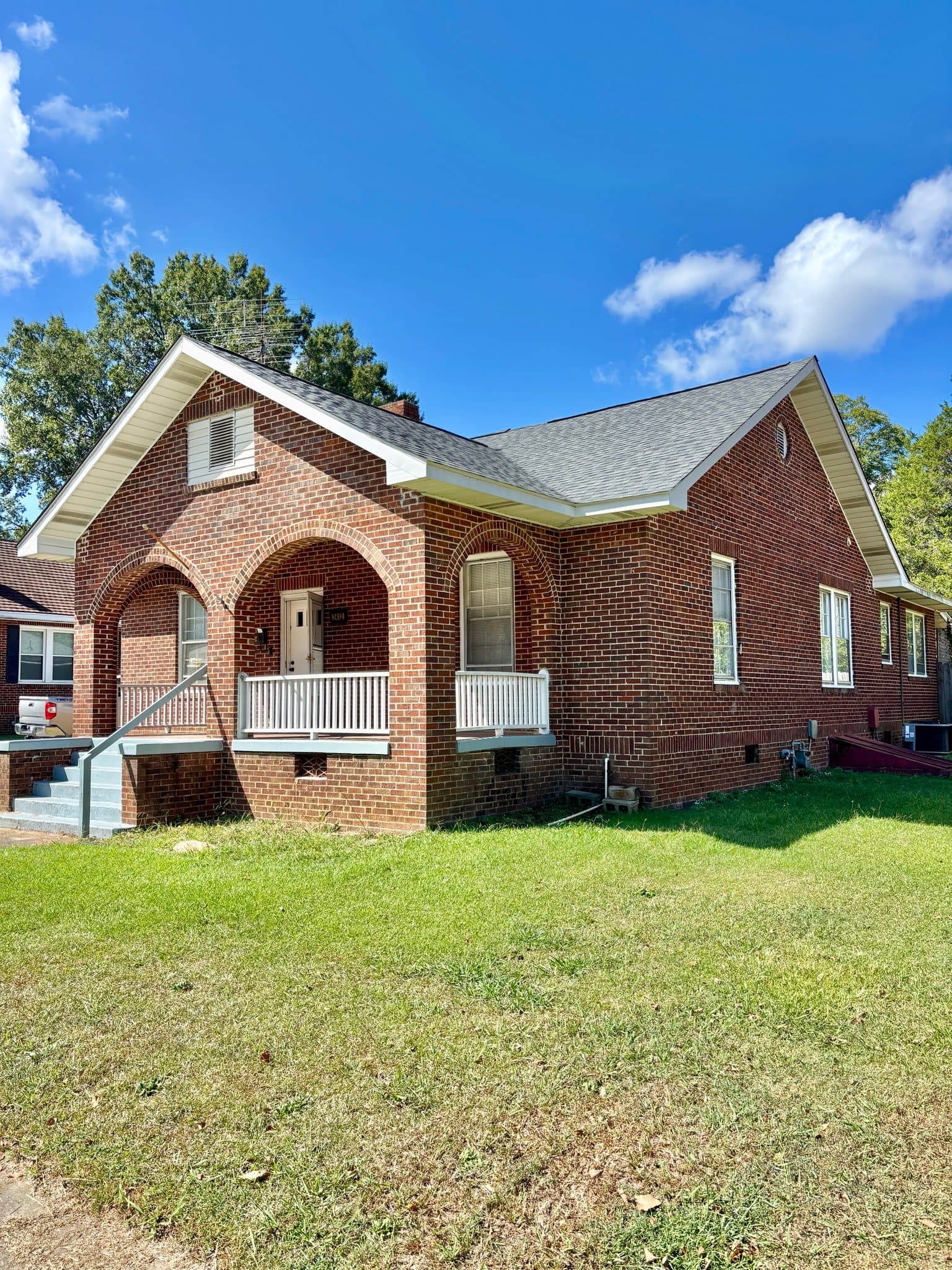 Greenwood House: 2412 Main St South