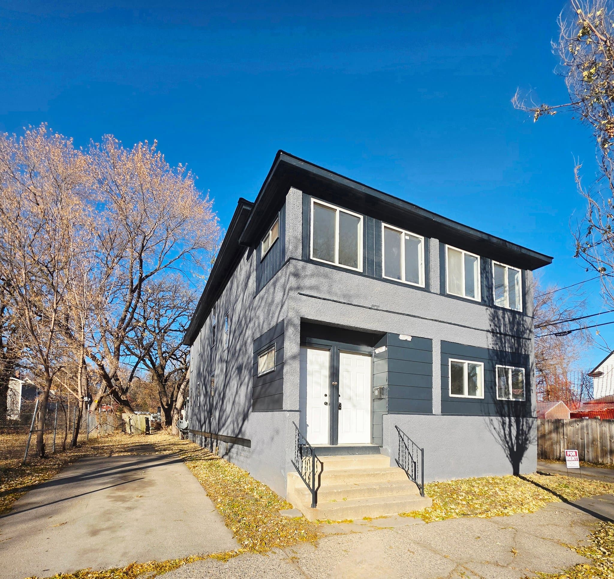 Minneapolis Multiplex: 414 33rd Ave N