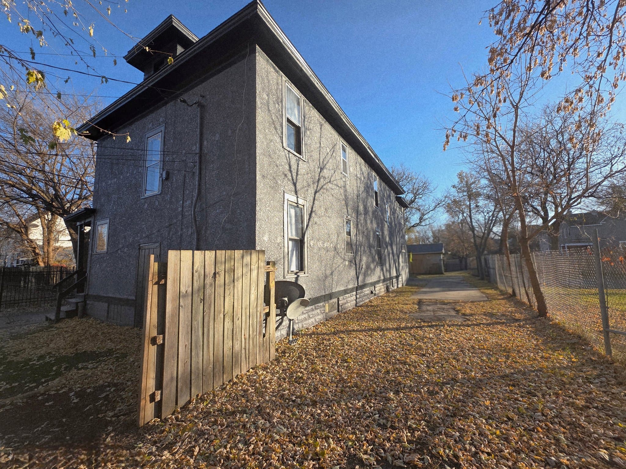 Minneapolis Multiplex: 414 33rd Ave N