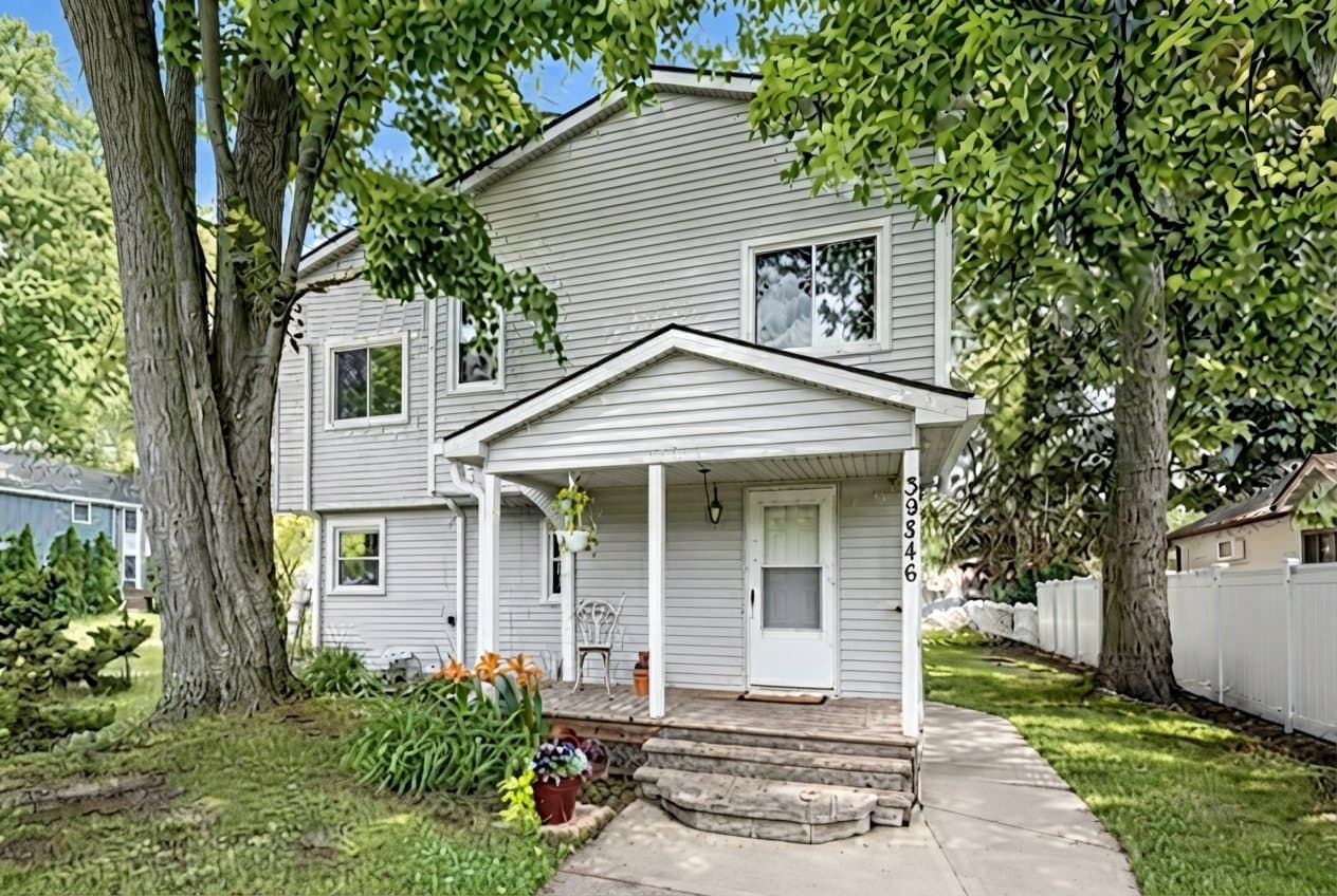 Harrison Township House: 39846 Shoreline Dr