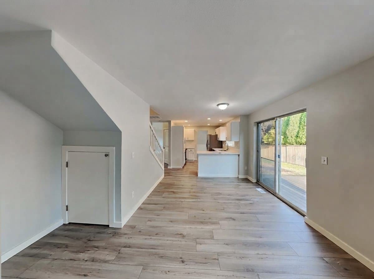 Phoenix House: 3828 W Lane Ave