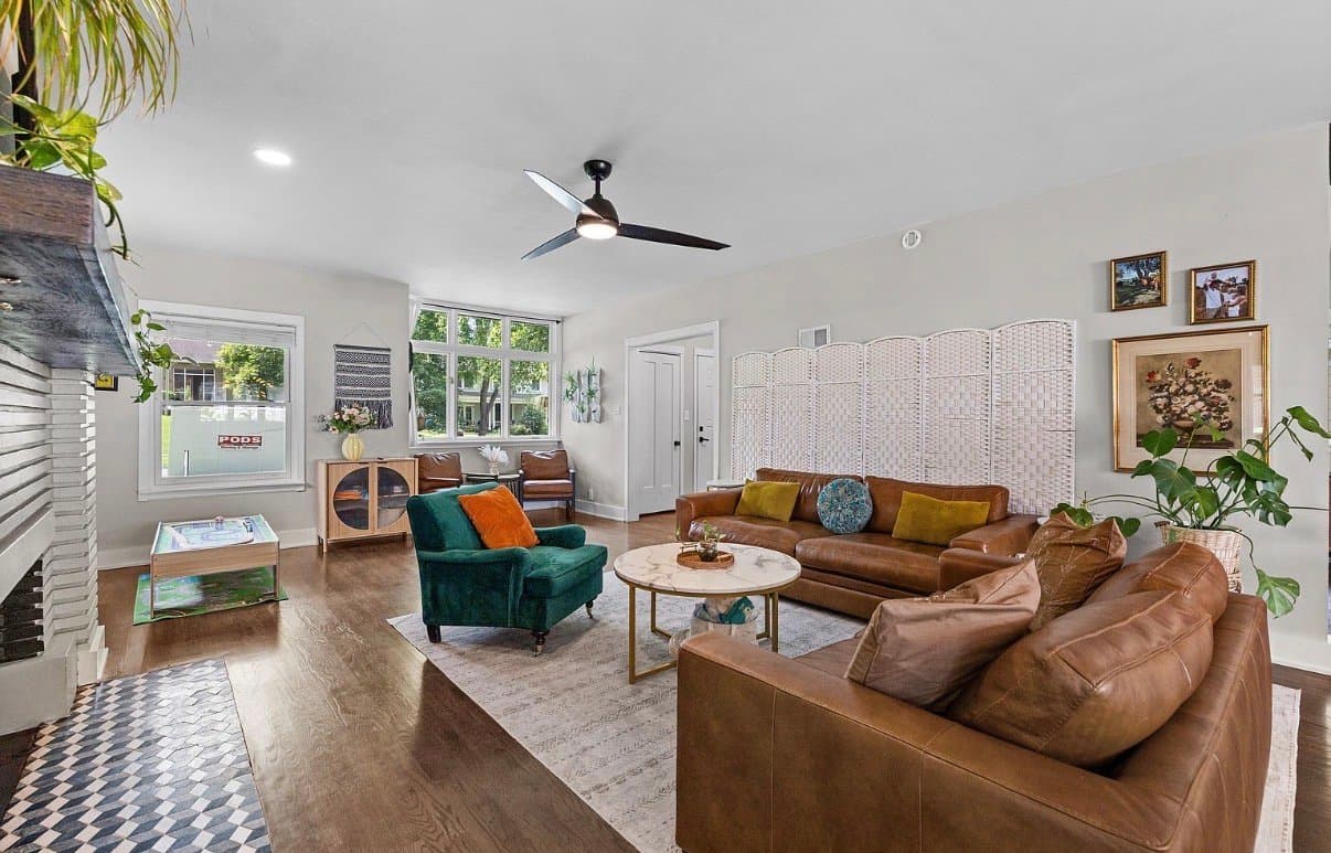 Kansas City House: 414 W 61st St