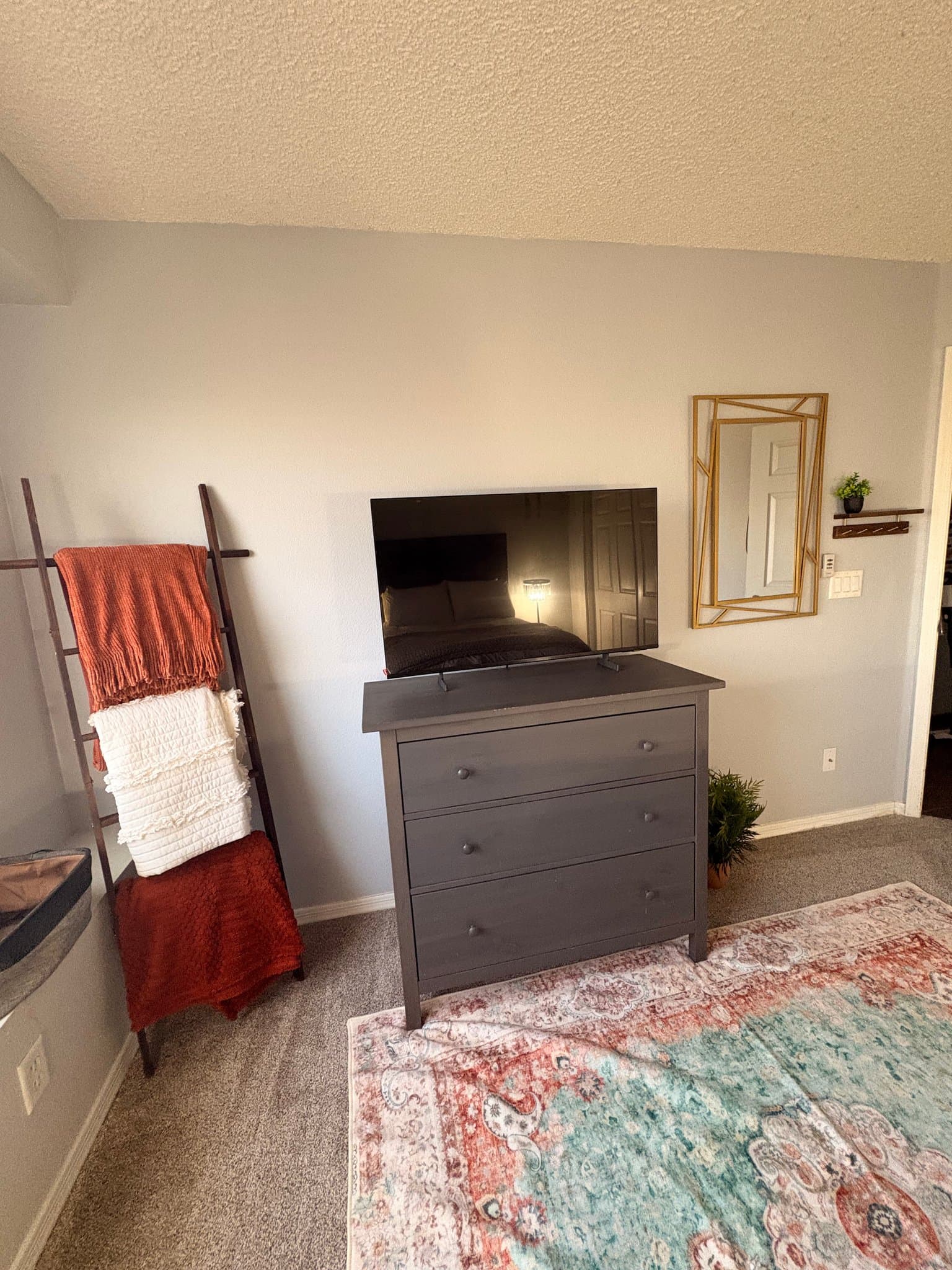 Peoria Single Room: 7625 W. Cheryl Dr.