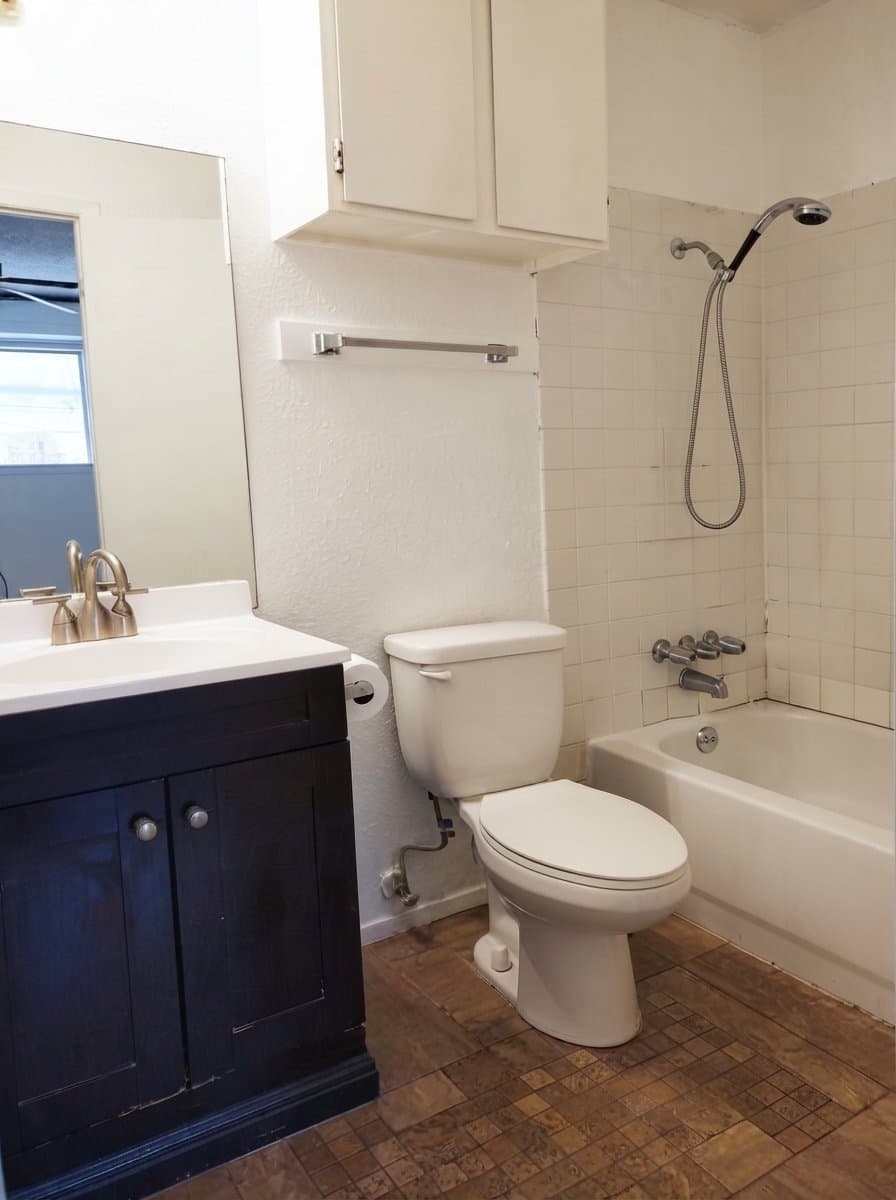 Austin Multiplex: 1001 Bird Creek Dr