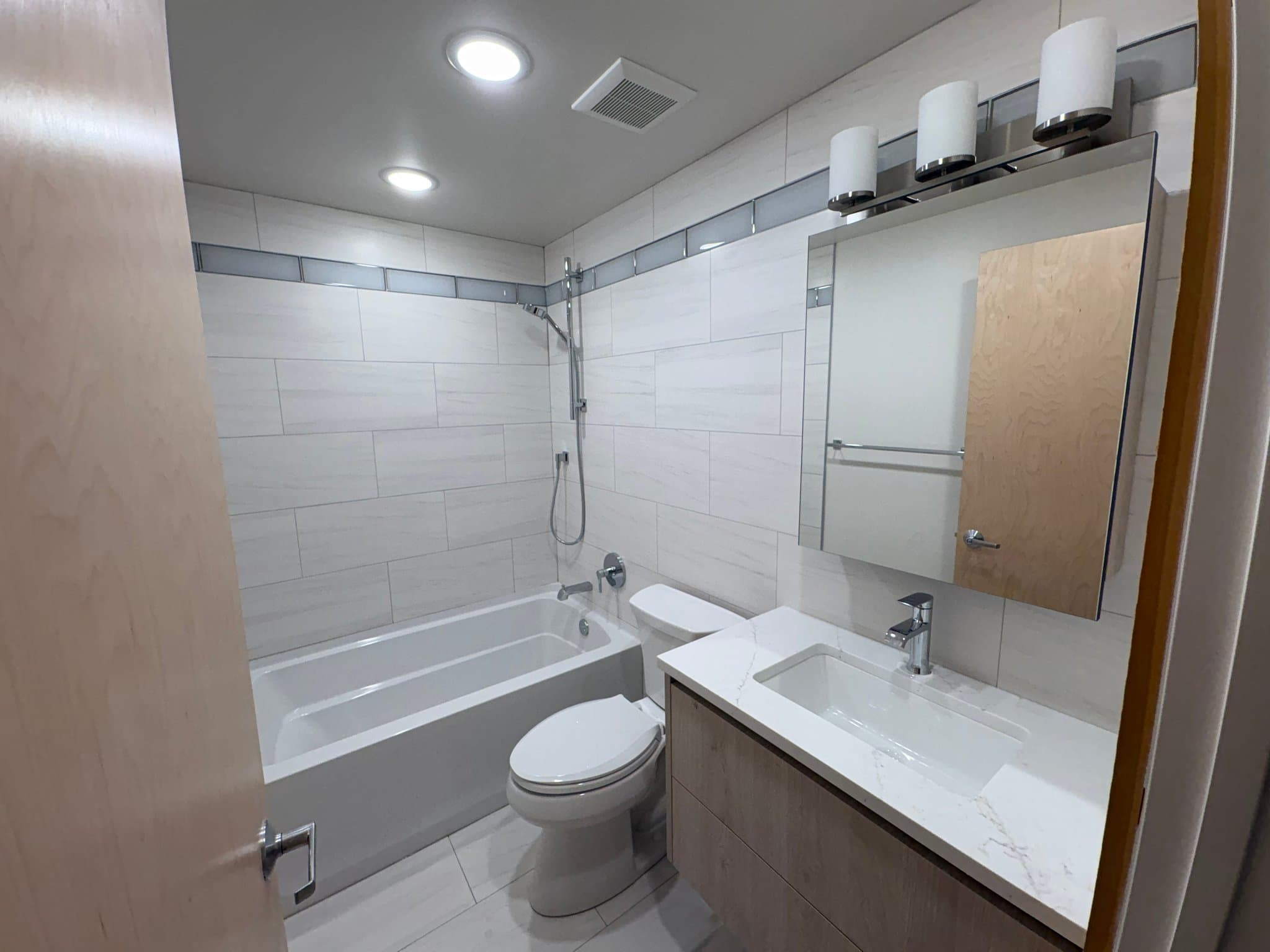 Chicago Apartment: 4601 S Ellis