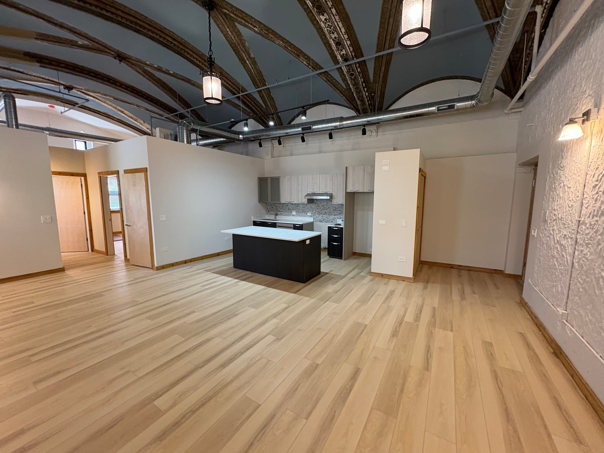 Chicago Apartment: 4601 S Ellis