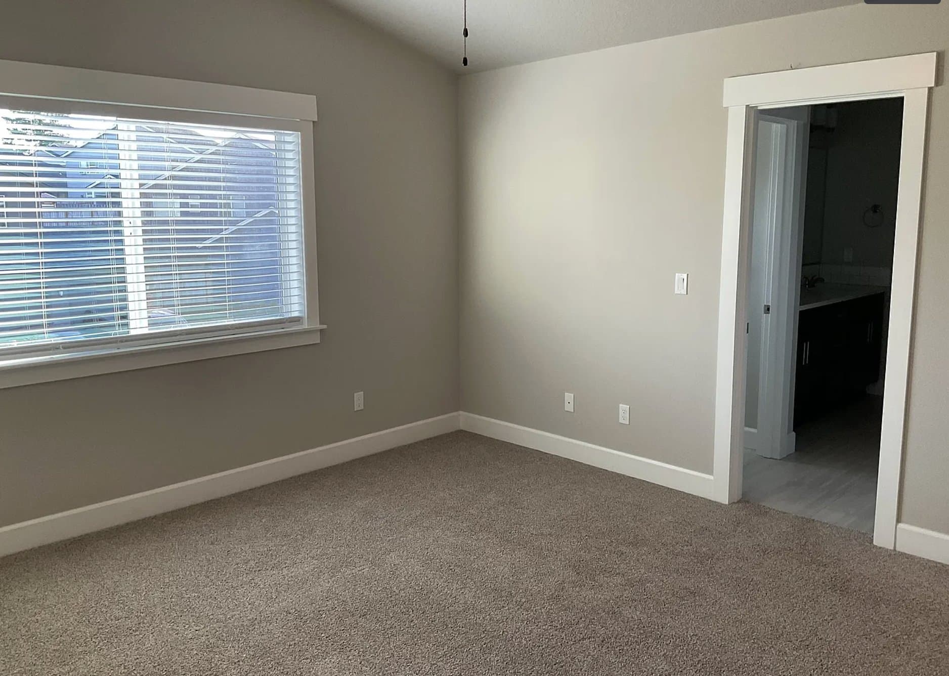 Estacada House: 1054 NE Regan Hill Loop