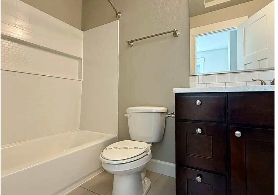 Estacada House: 1054 NE Regan Hill Loop