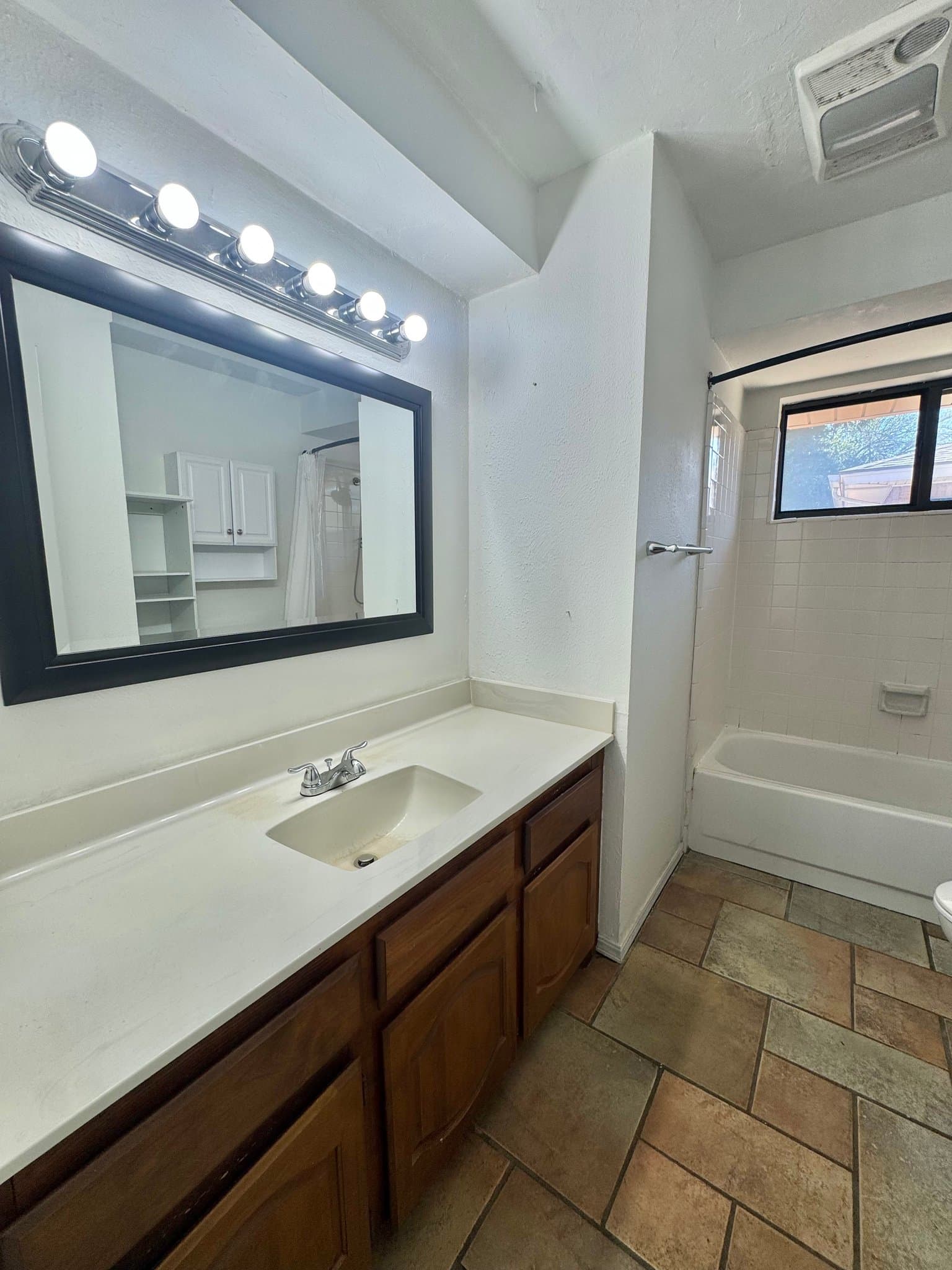 Oklahoma City House: 4200 SE 54th St