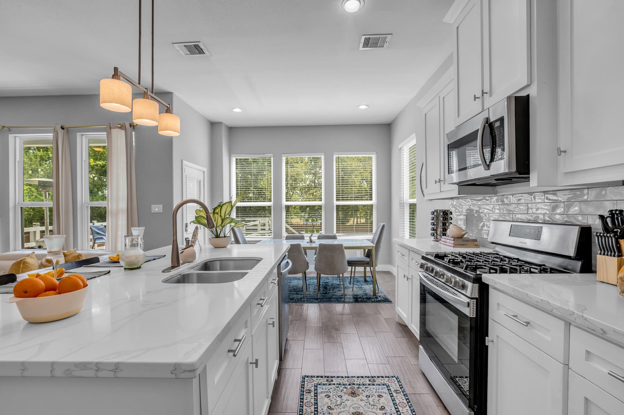 Houston House: 10747 Dulcimer St