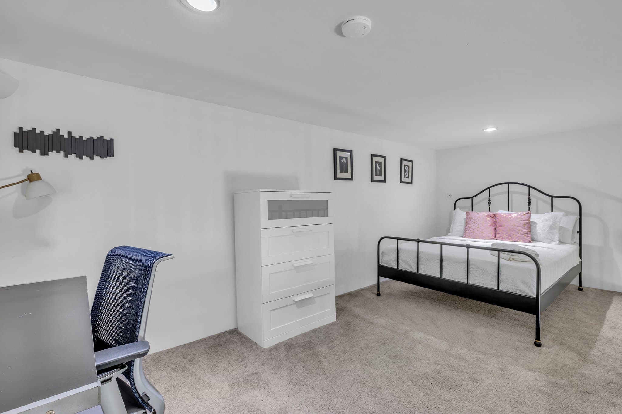 Houston House: 10747 Dulcimer St